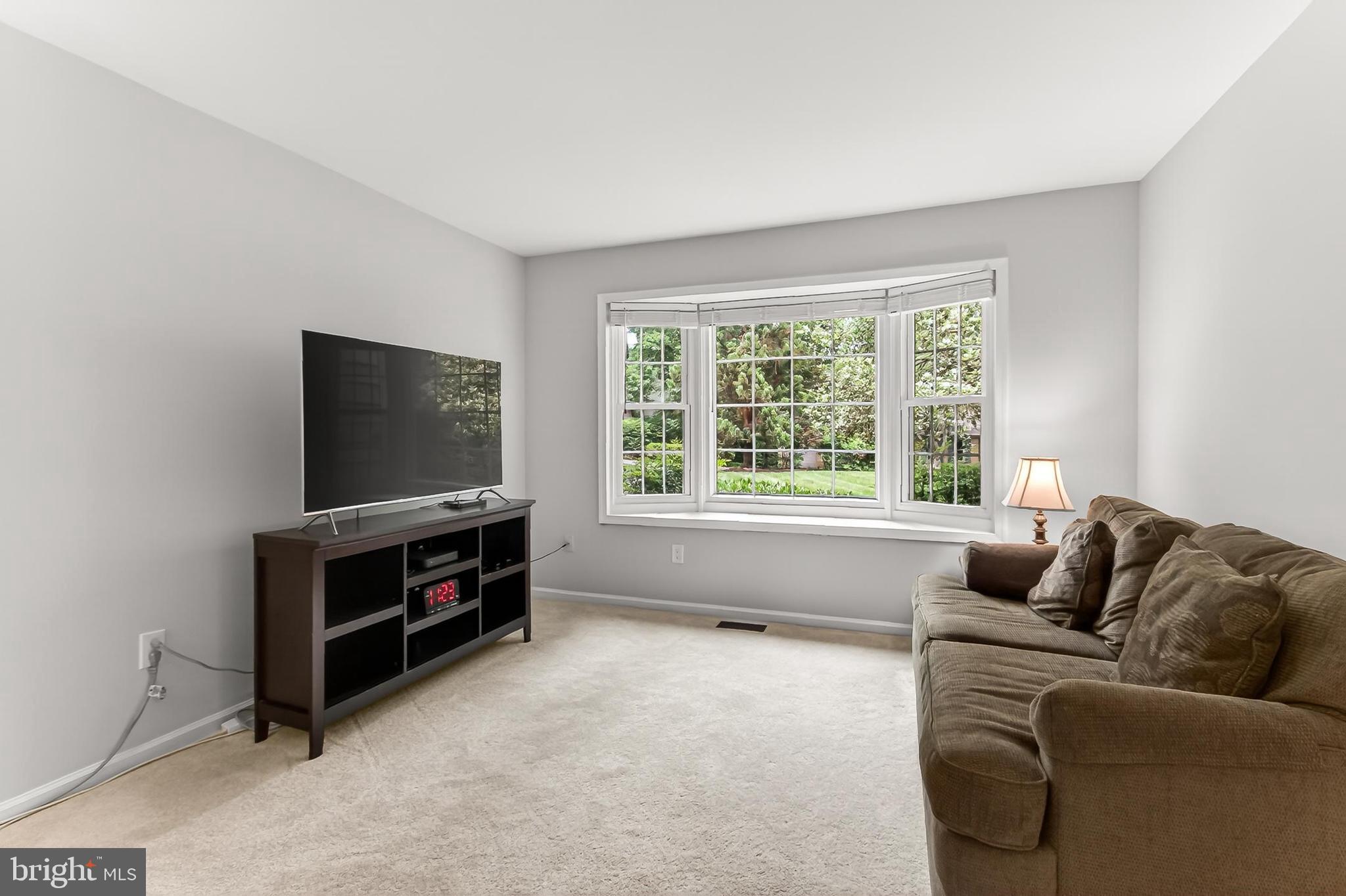 FAIRFAX STATION - Residential