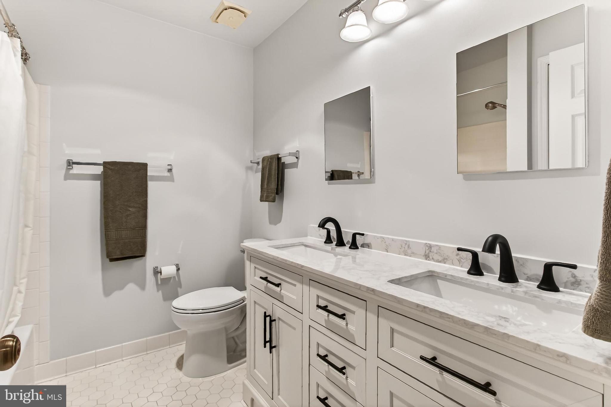 FAIRFAX STATION - Residential