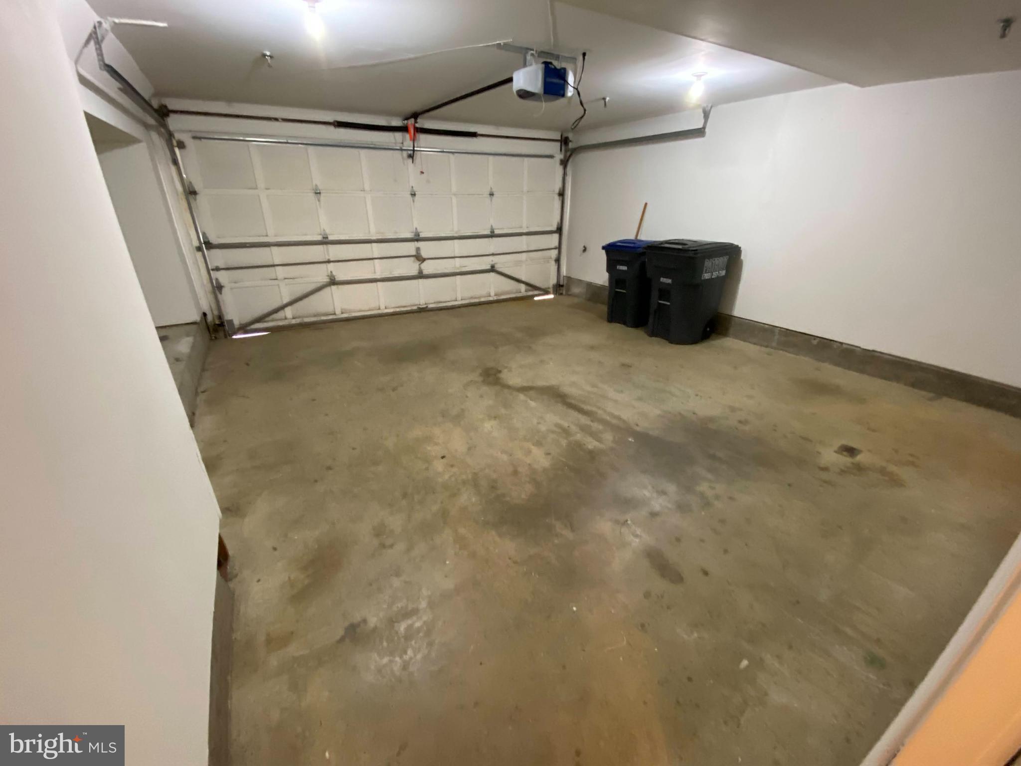 AMBERWOOD - Residential Lease