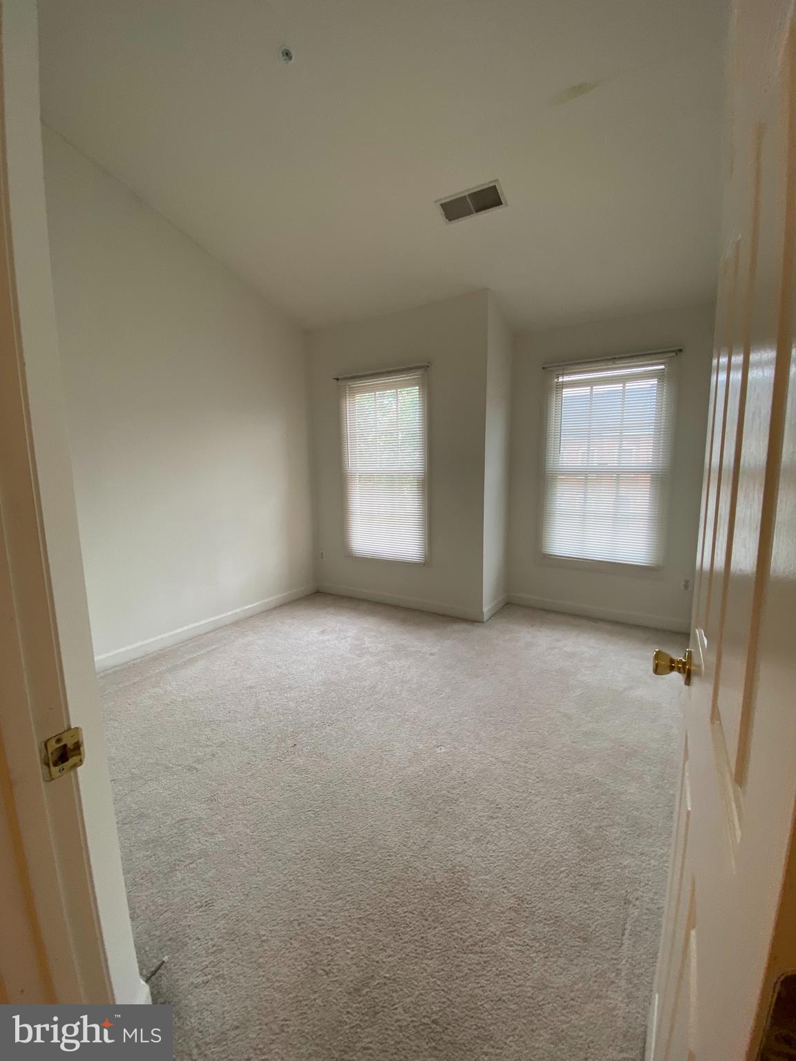 AMBERWOOD - Residential Lease