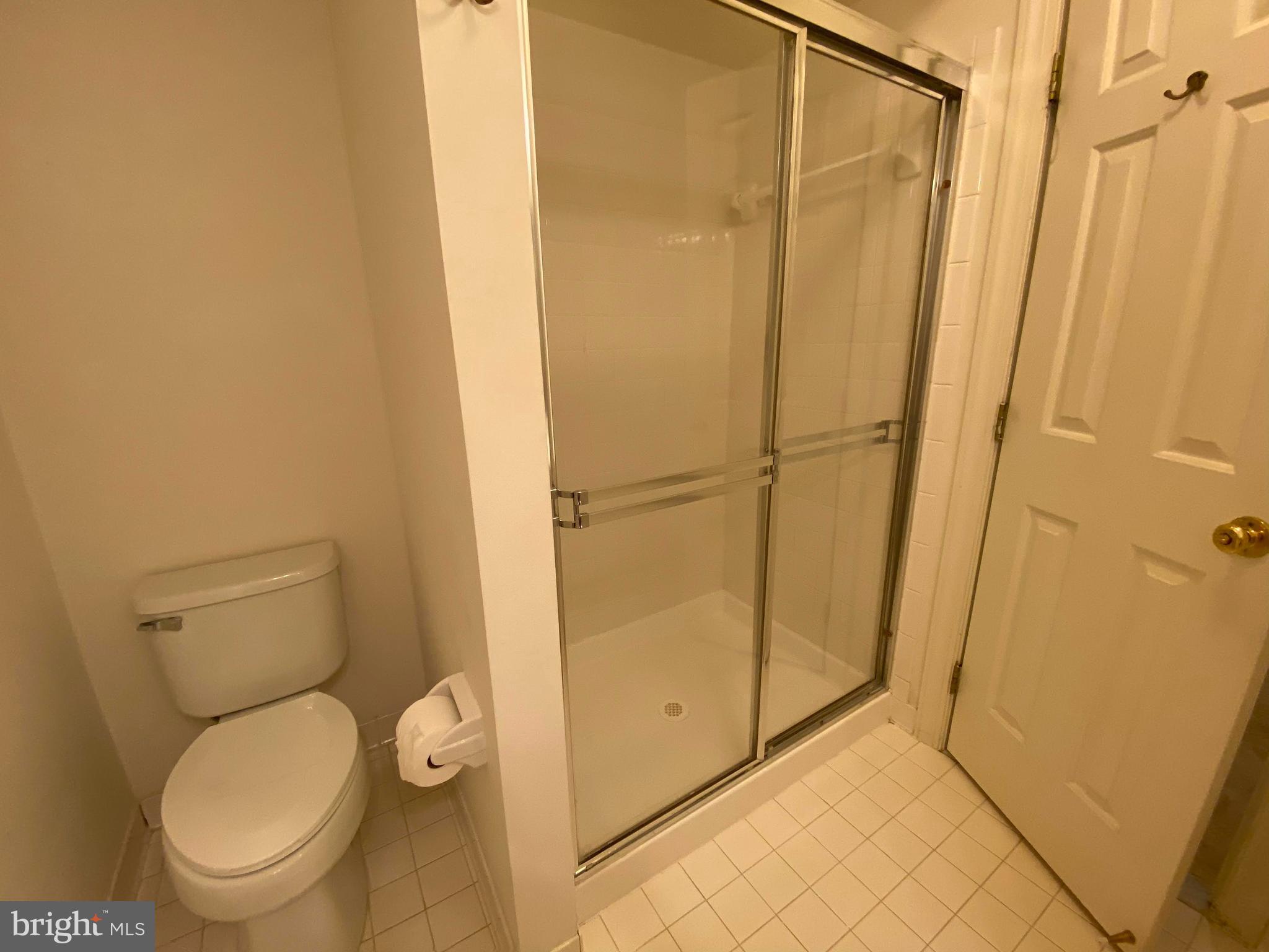 AMBERWOOD - Residential Lease