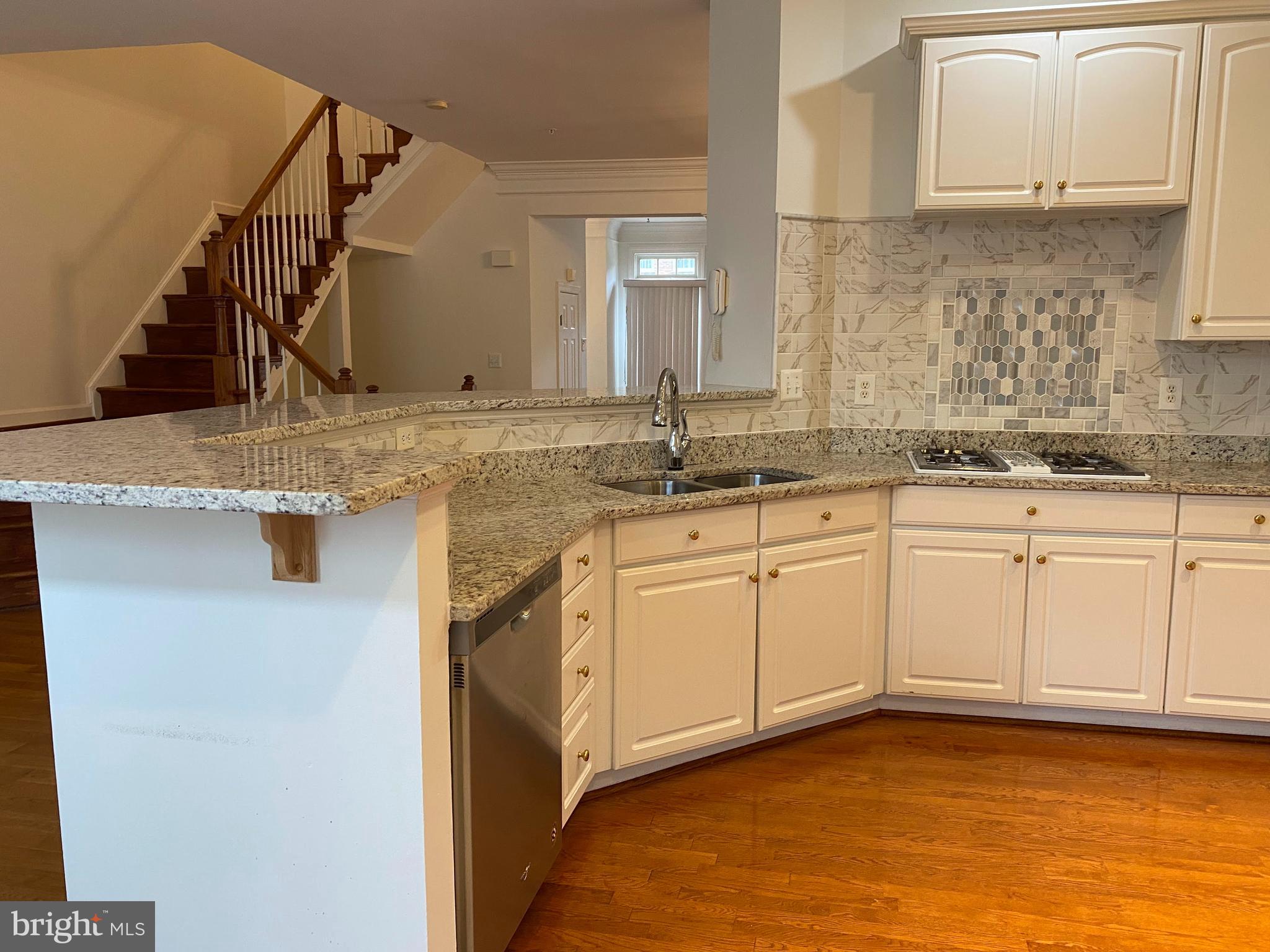 AMBERWOOD - Residential Lease