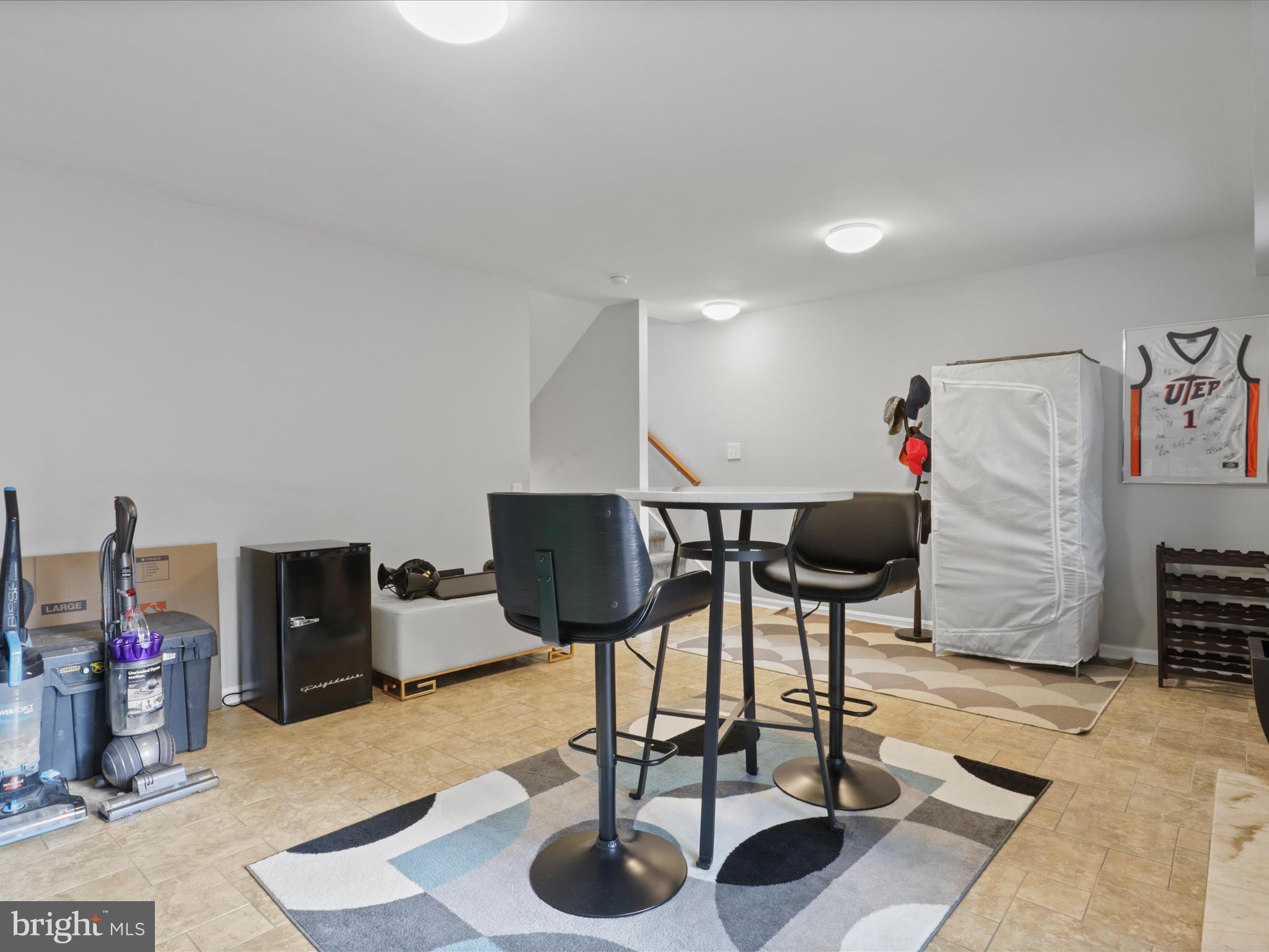 HILLSDALE - Residential