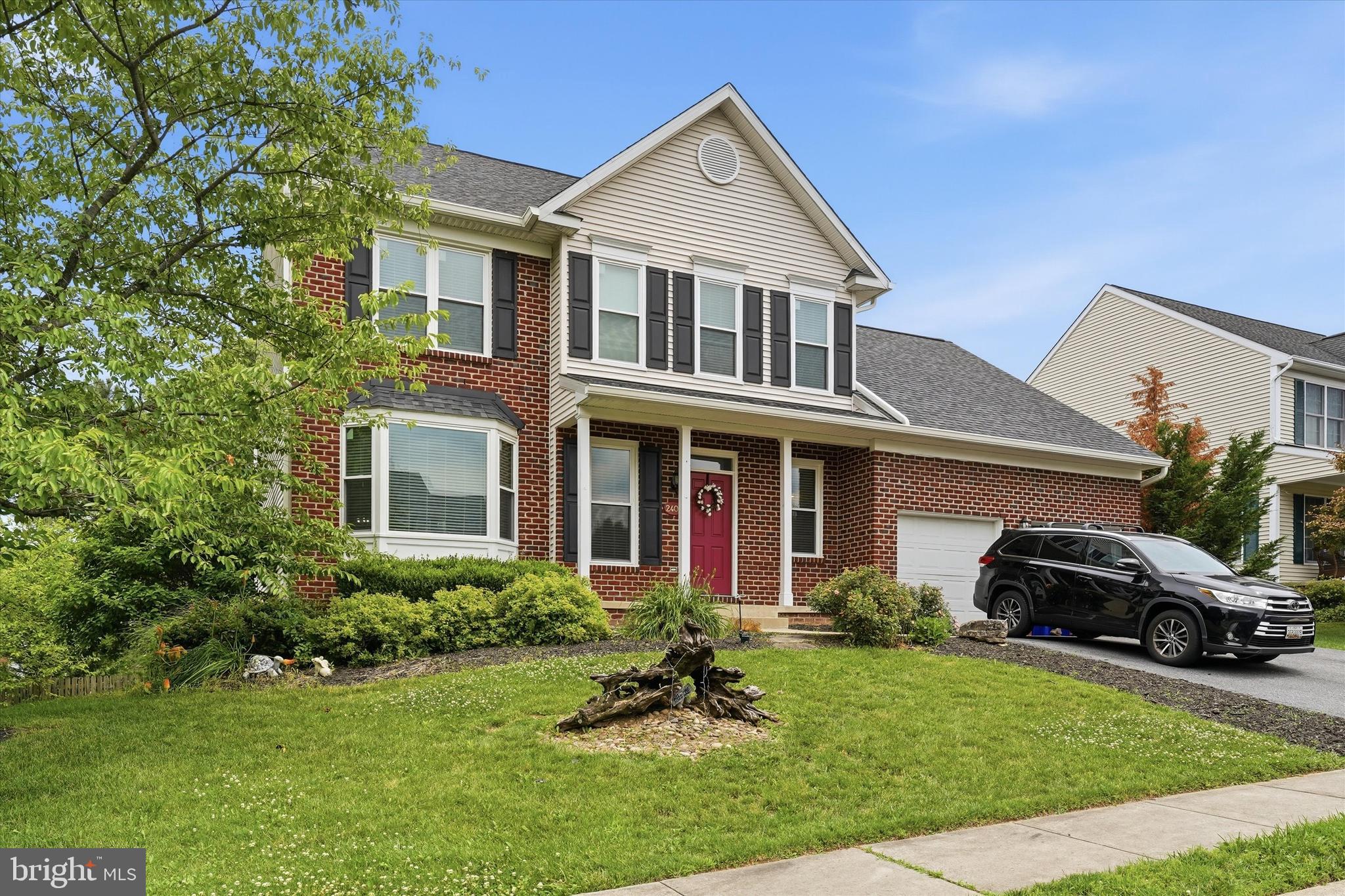 2402 SHAKER LANE