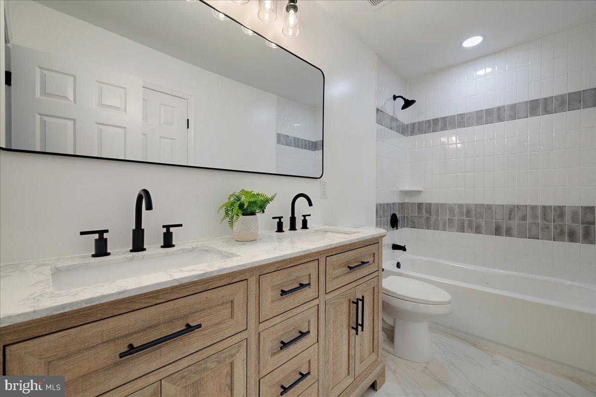 POTOMAC KNOLLS - Residential