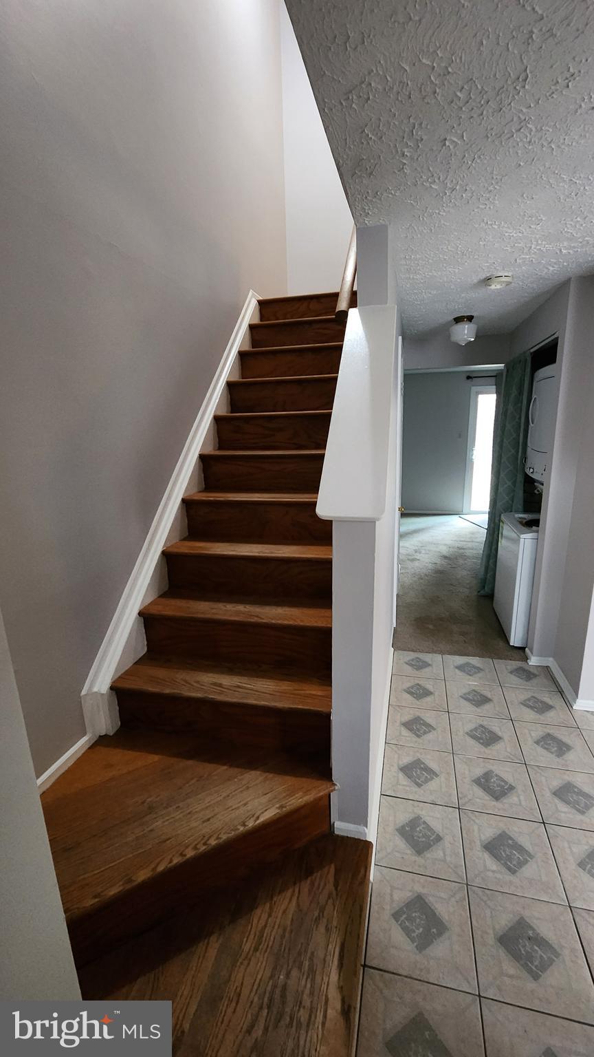 AUDREY MANOR - Residential Lease