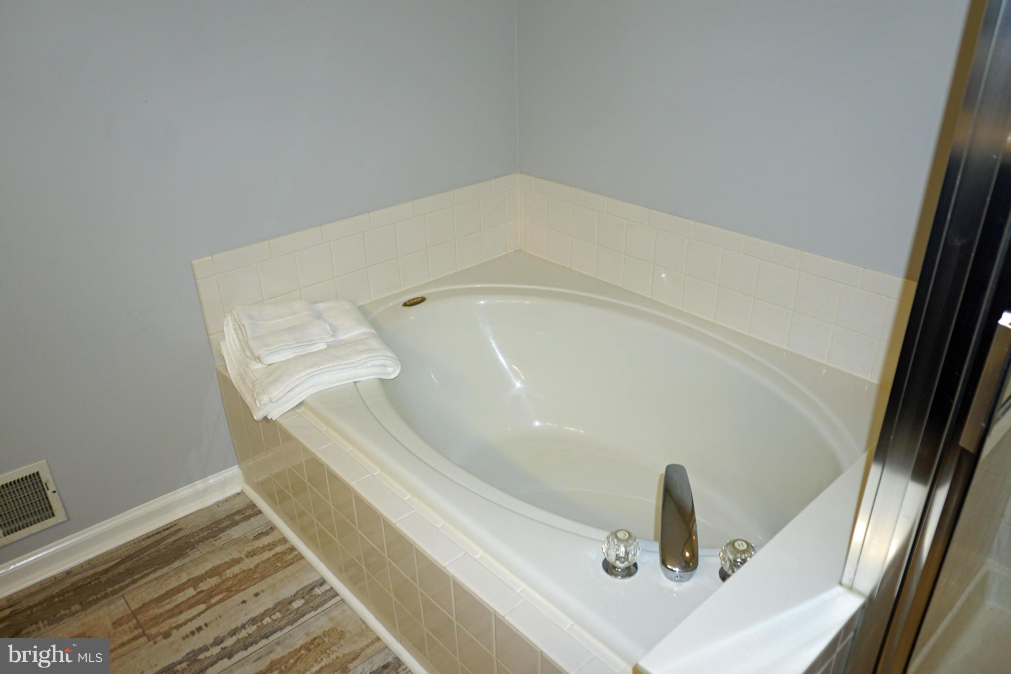 POTOMAC LAKES - Residential