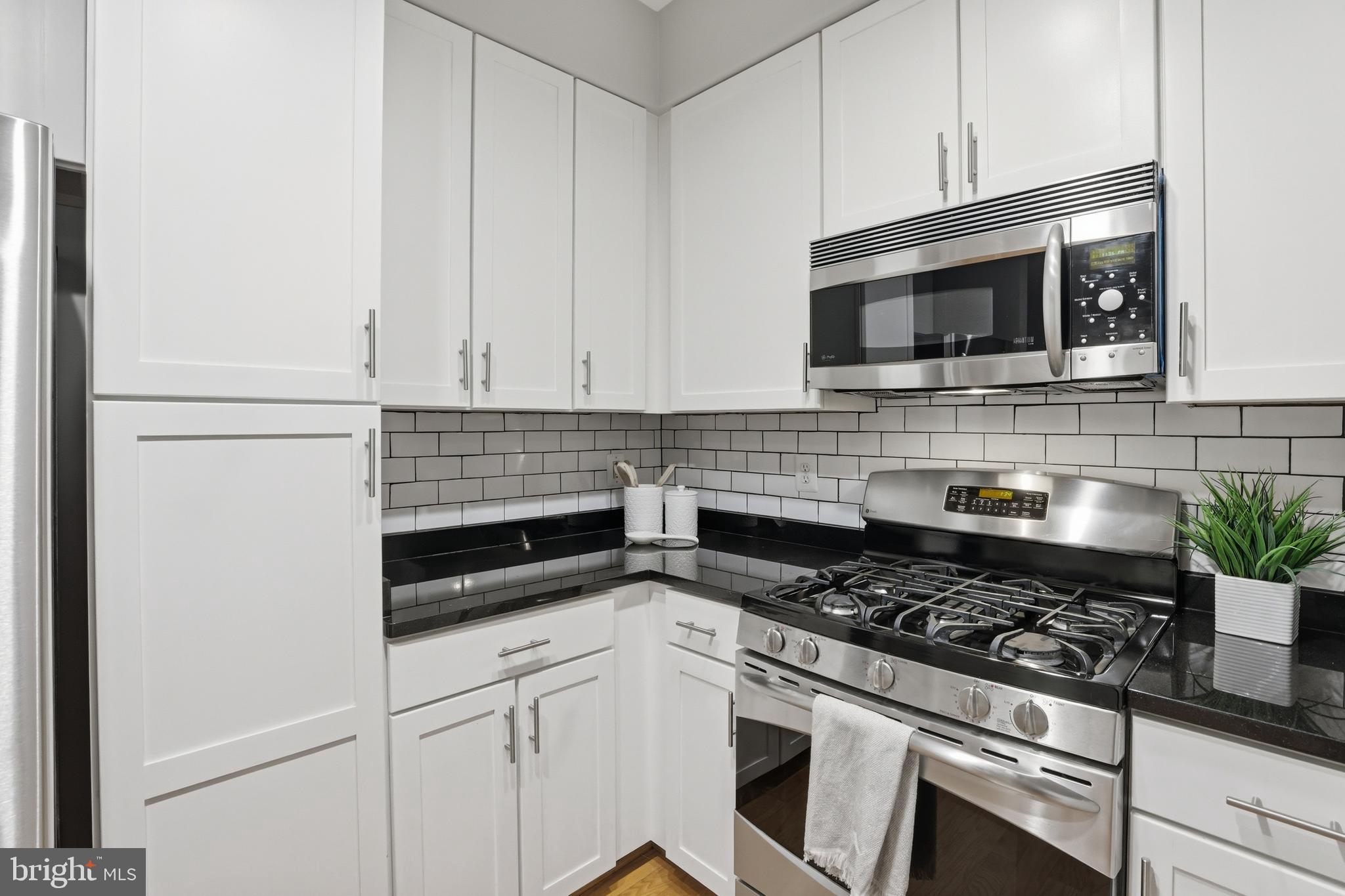 ELAN AT EAST MARKET - Residential