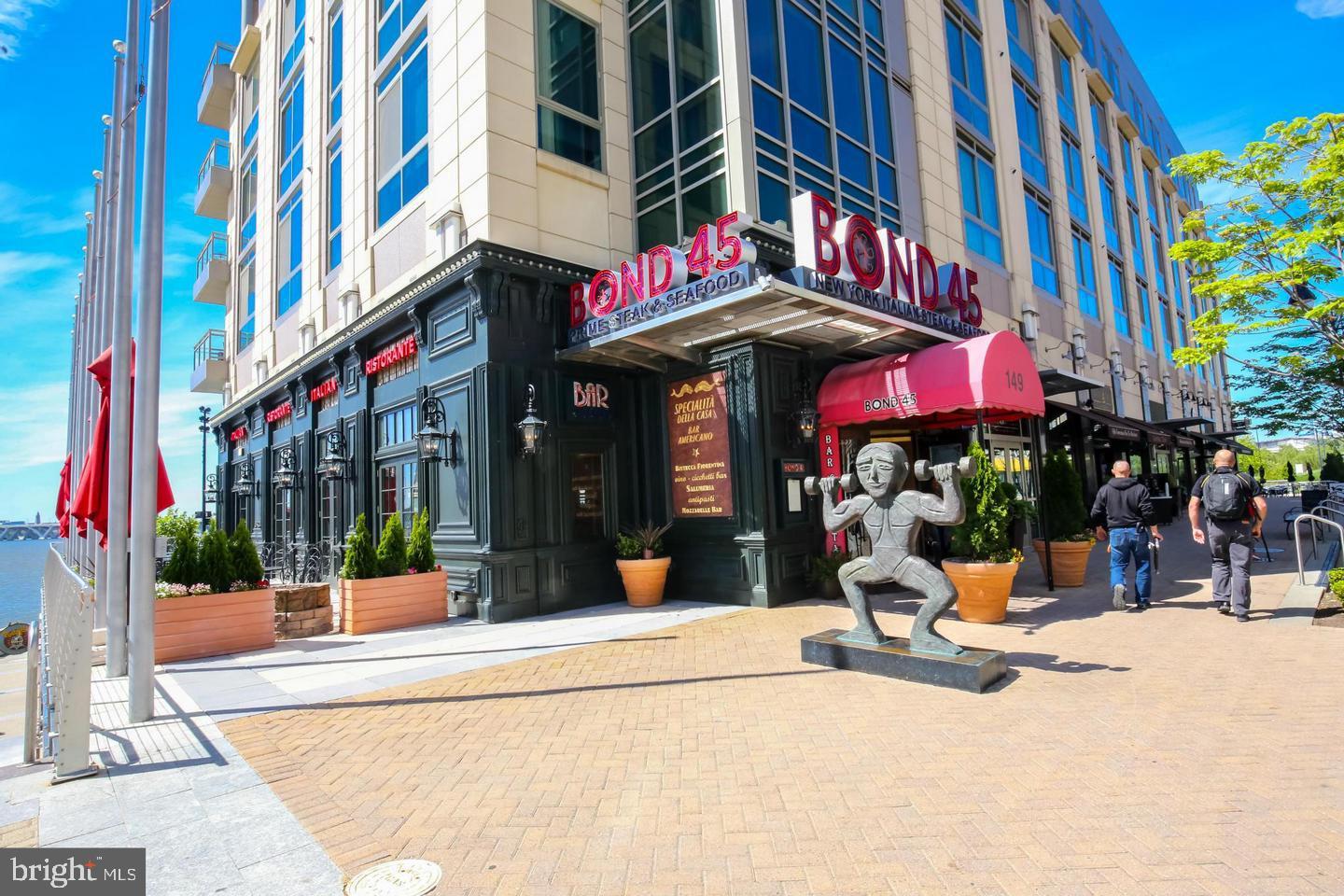 NATIONAL HARBOR - Residential