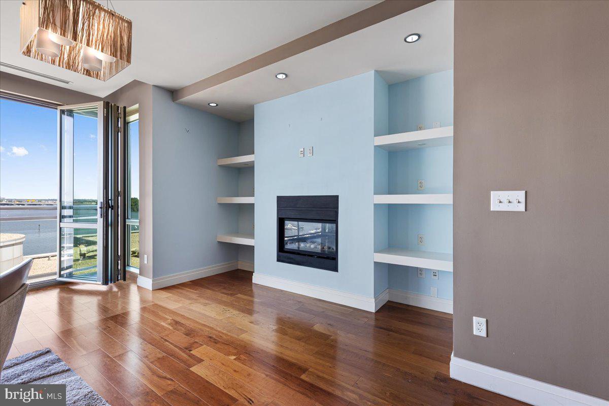 NATIONAL HARBOR - Residential