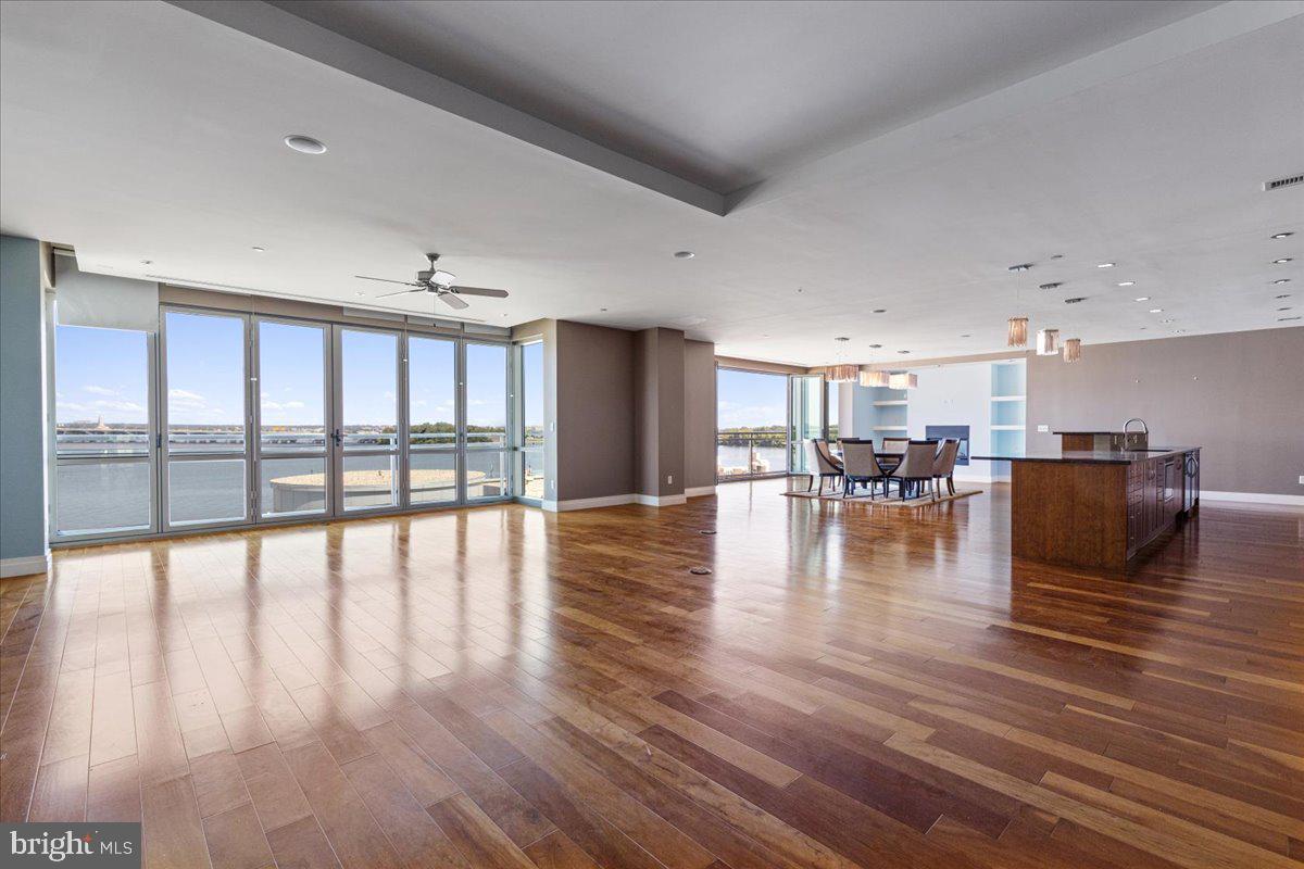 NATIONAL HARBOR - Residential