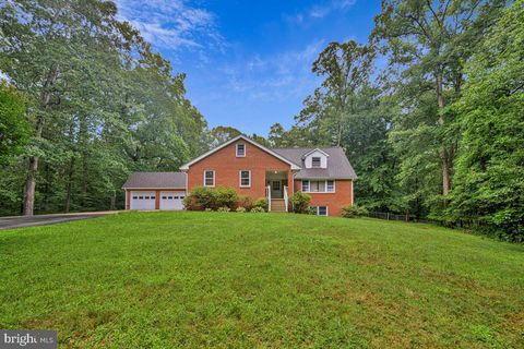 Photo of 7185 Hawthorne Road, LA PLATA, MD 20646 (MLS # MDCH2057774)