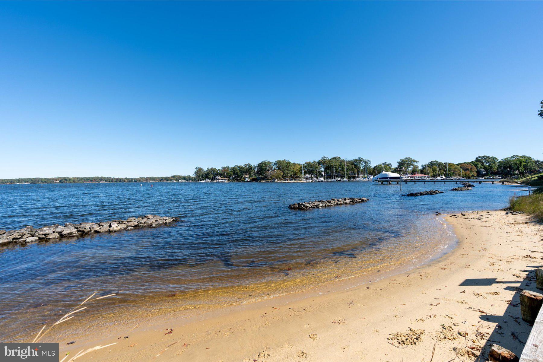 TWIN HARBORS - Residential