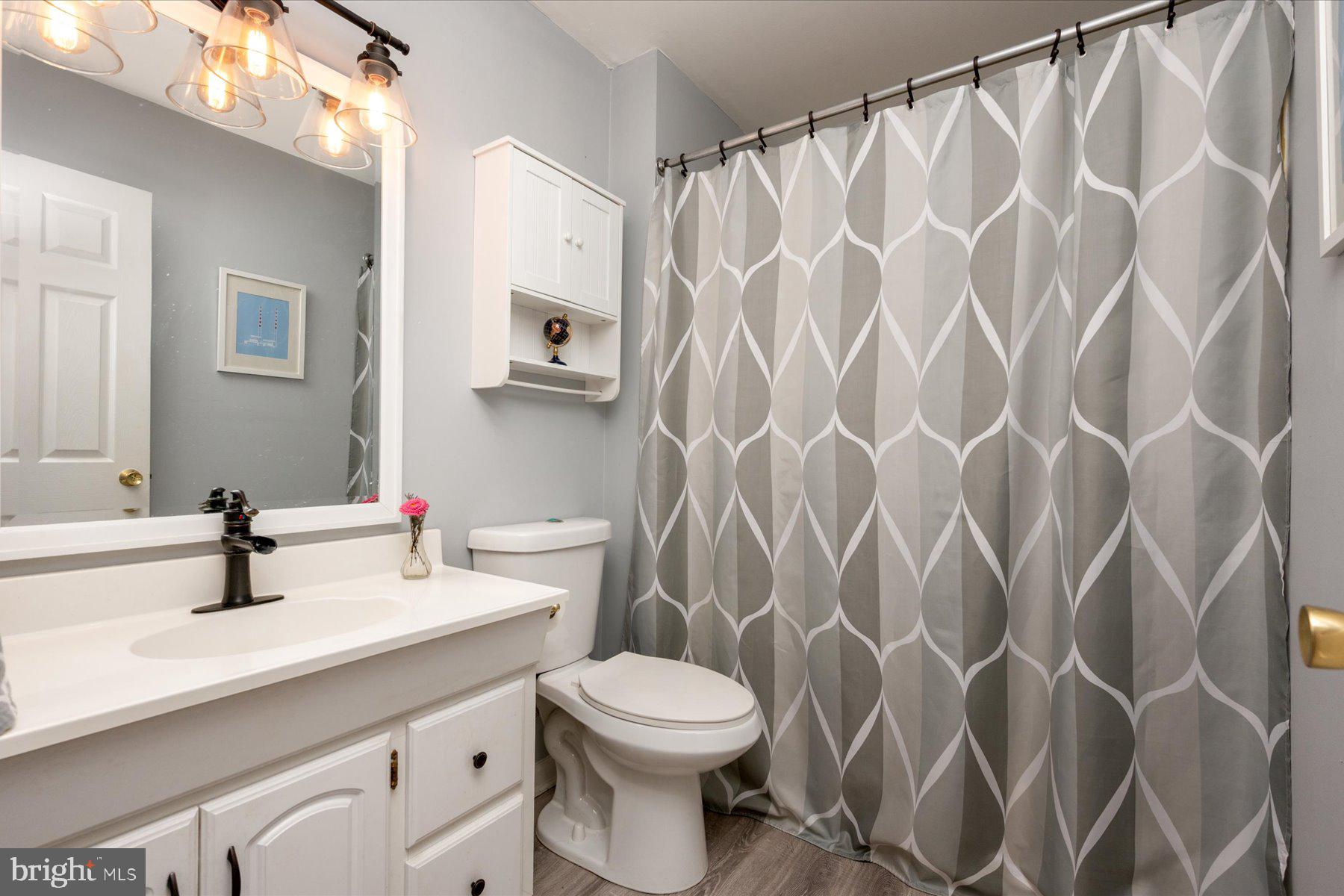 TWIN HARBORS - Residential