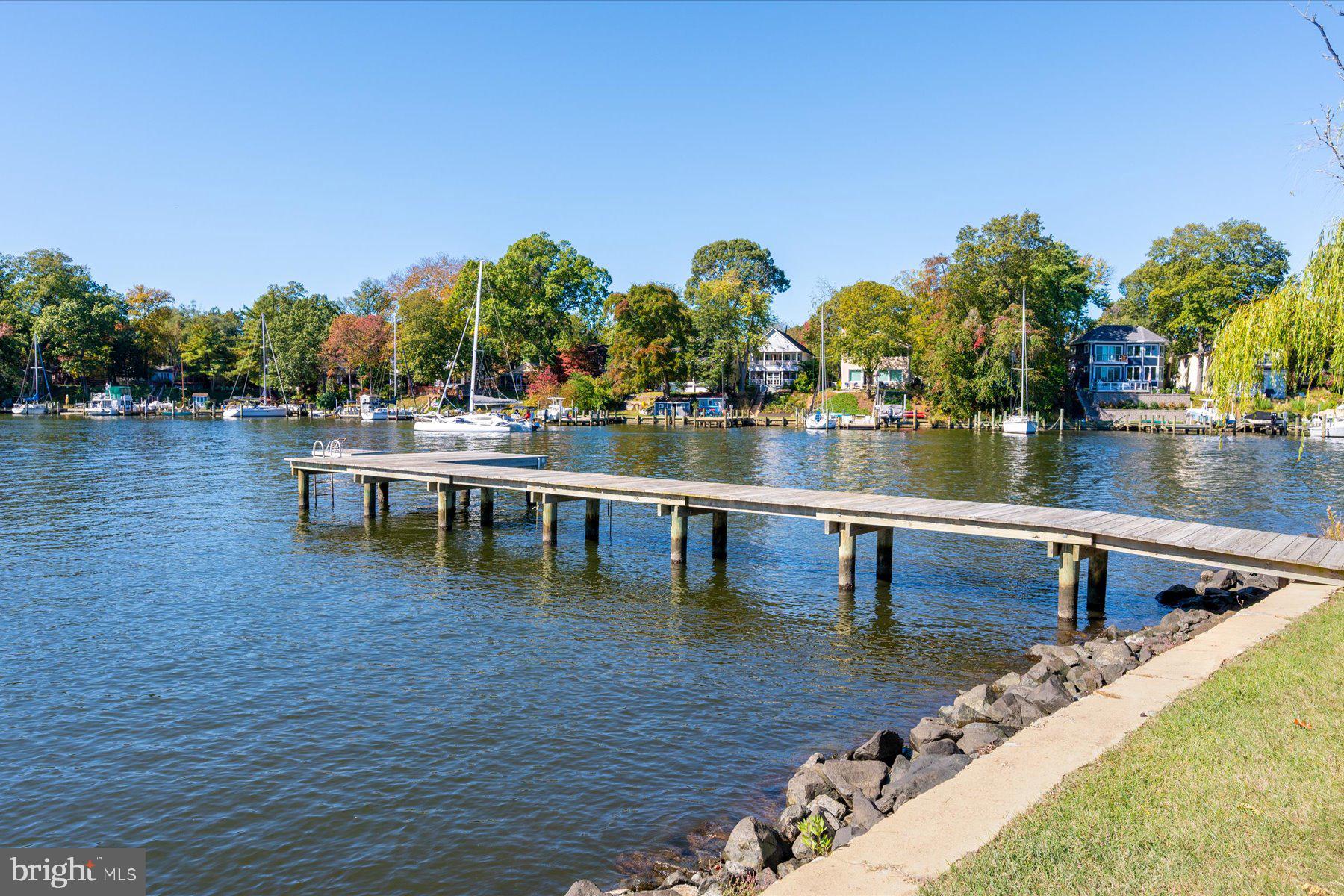 TWIN HARBORS - Residential