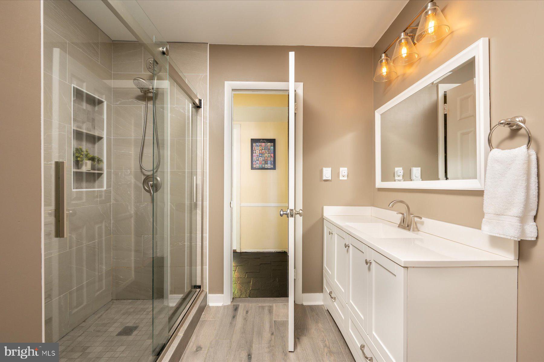 TWIN HARBORS - Residential