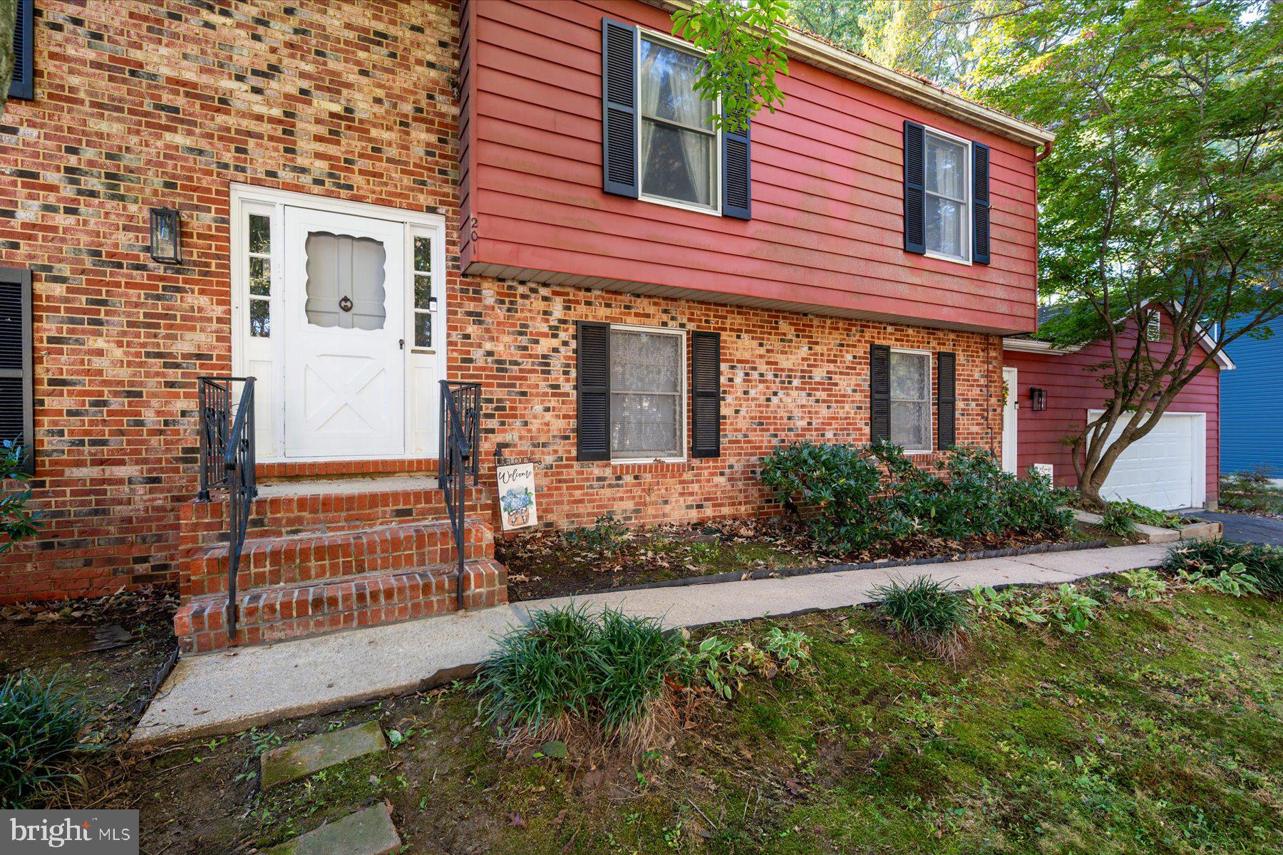 TWIN HARBORS - Residential