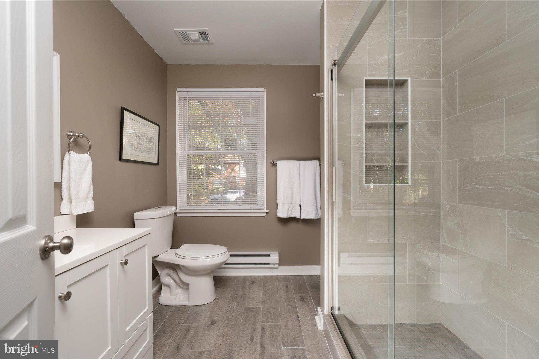 TWIN HARBORS - Residential