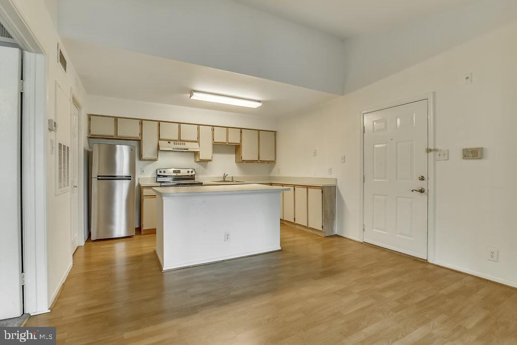 POINTE AT PARK CENTER - Residential Lease