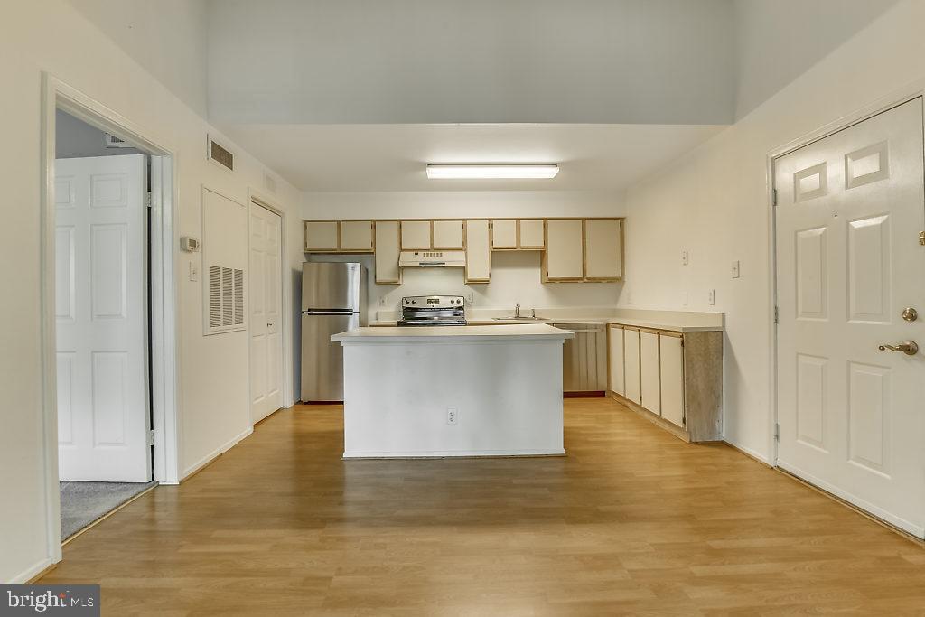 POINTE AT PARK CENTER - Residential Lease