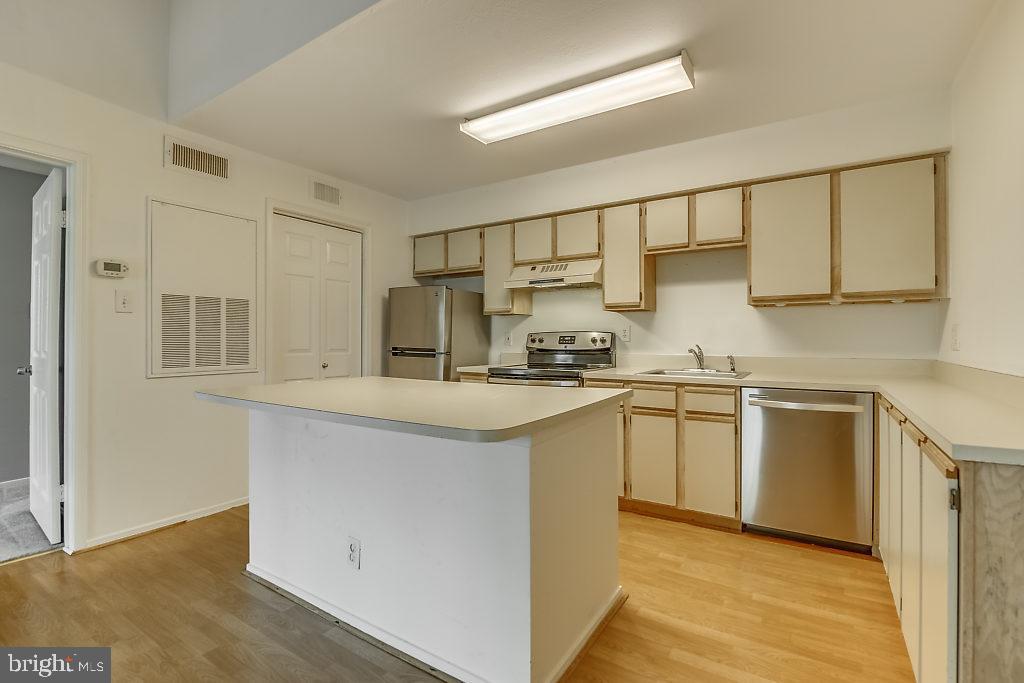 POINTE AT PARK CENTER - Residential Lease