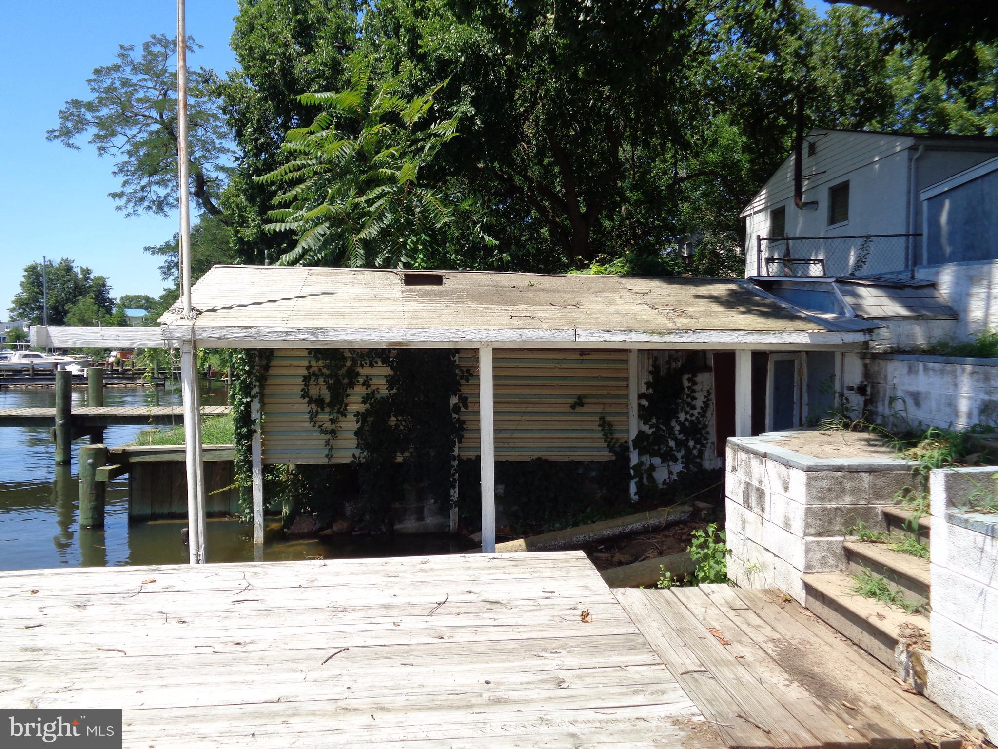 PERRY POINT - Residential Lease