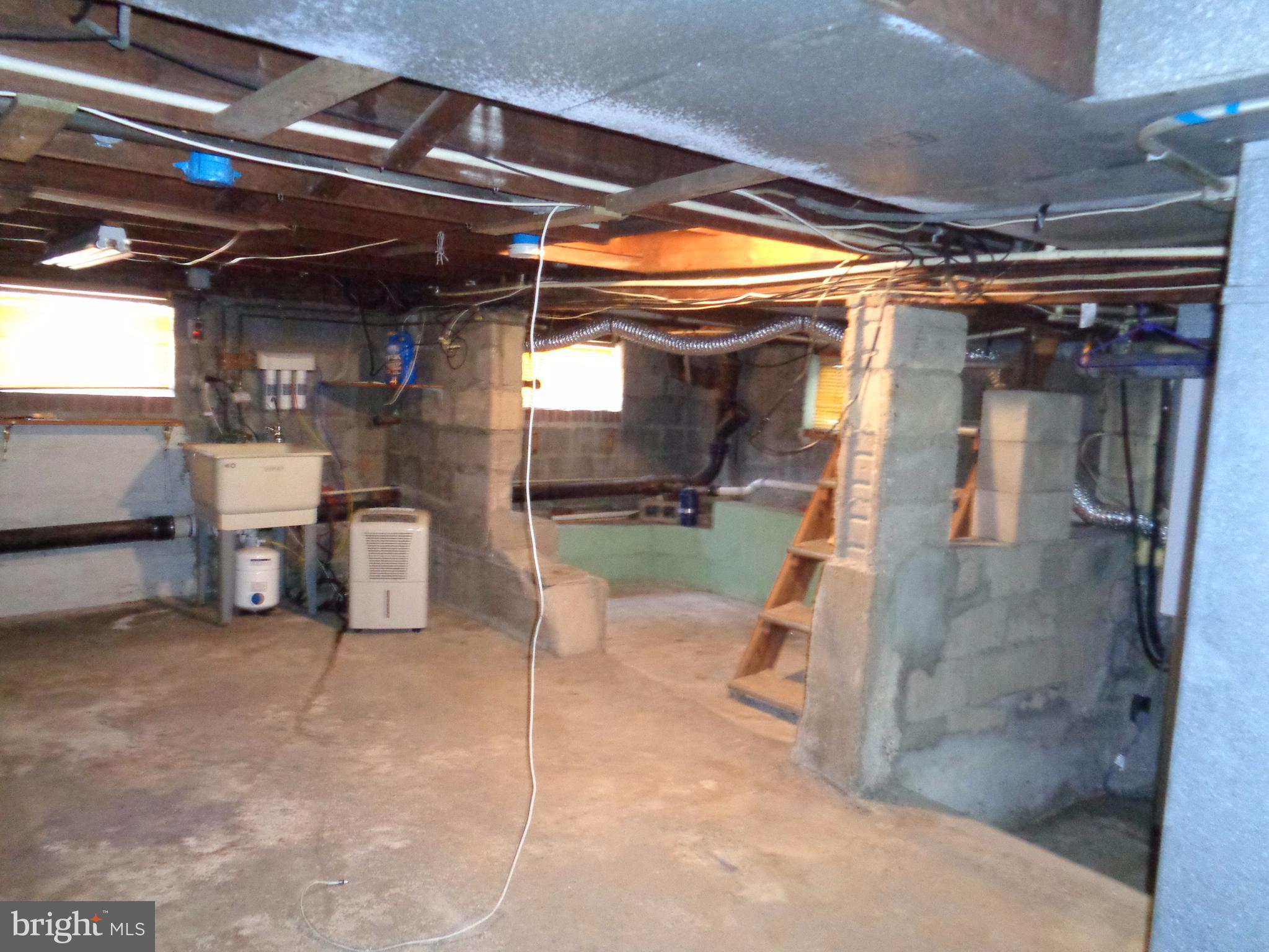 PERRY POINT - Residential Lease