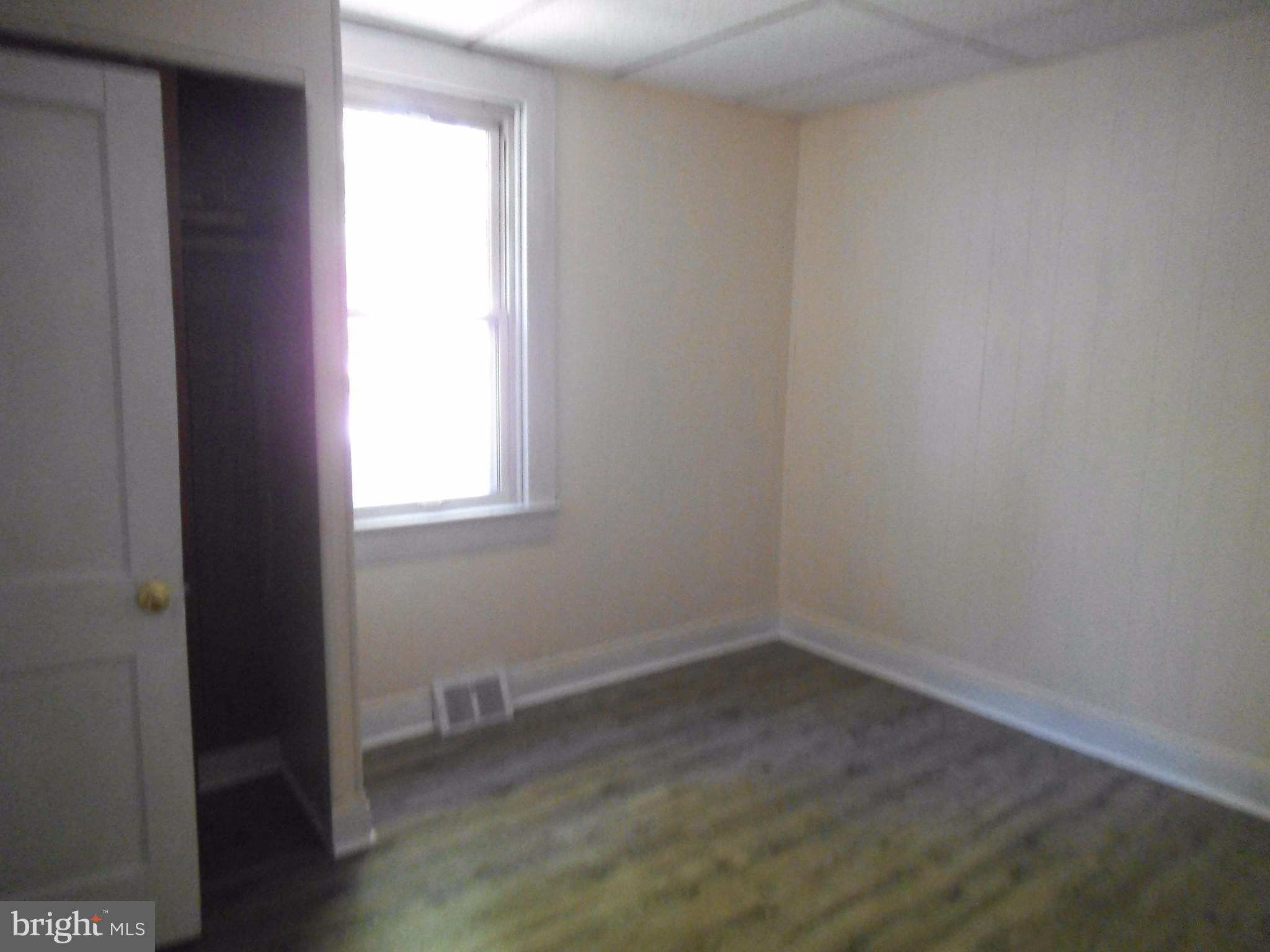 PERRY POINT - Residential Lease