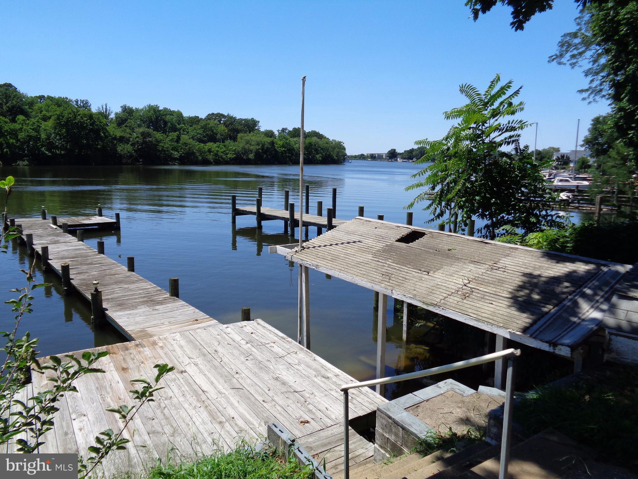 PERRY POINT - Residential Lease