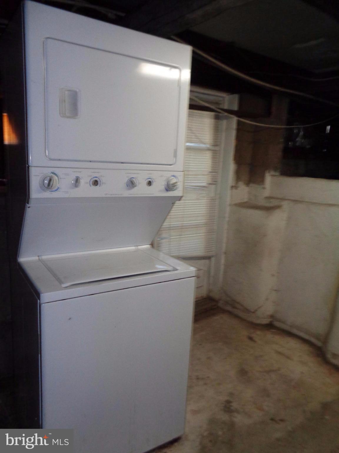 PERRY POINT - Residential Lease