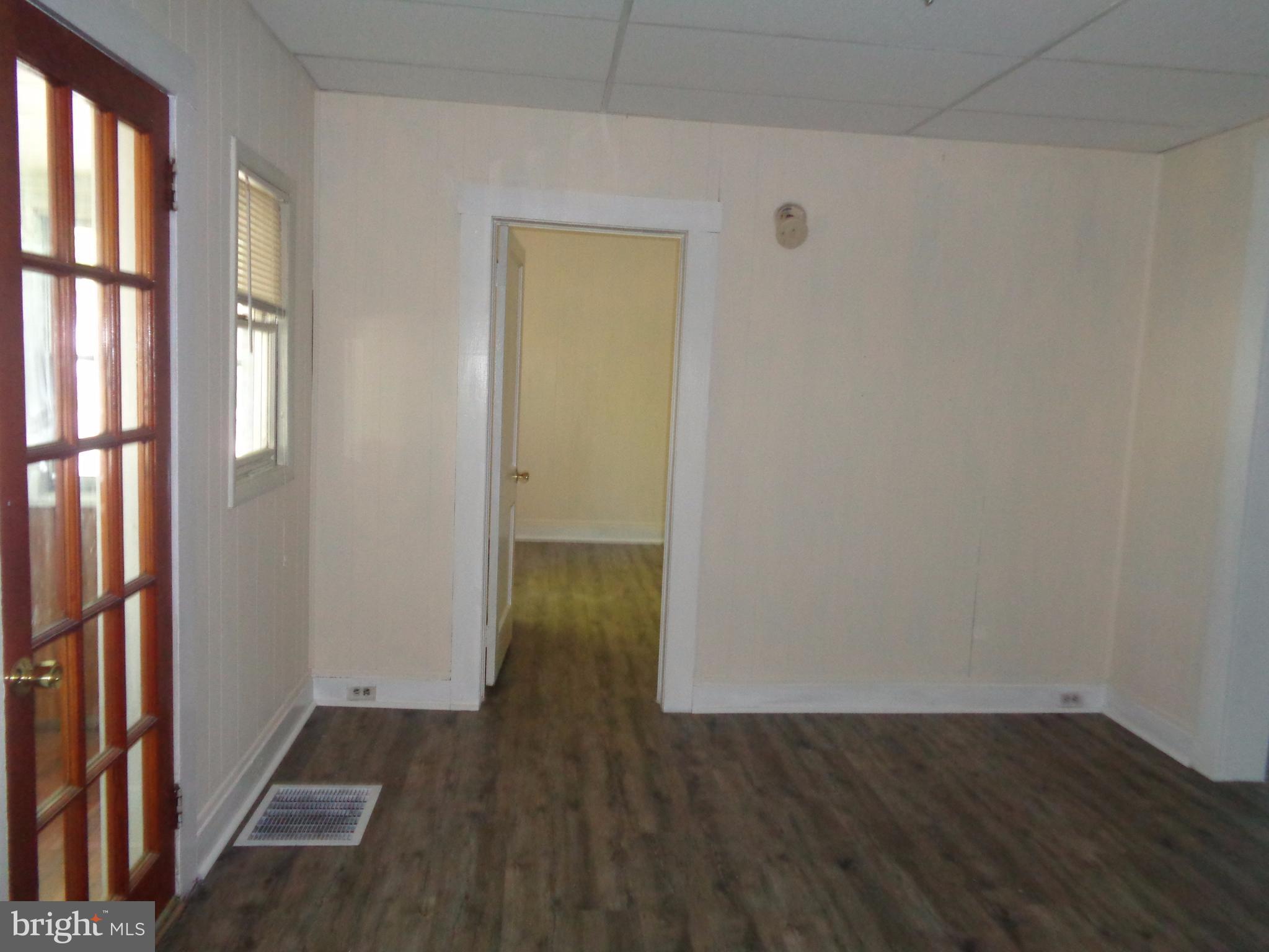 PERRY POINT - Residential Lease