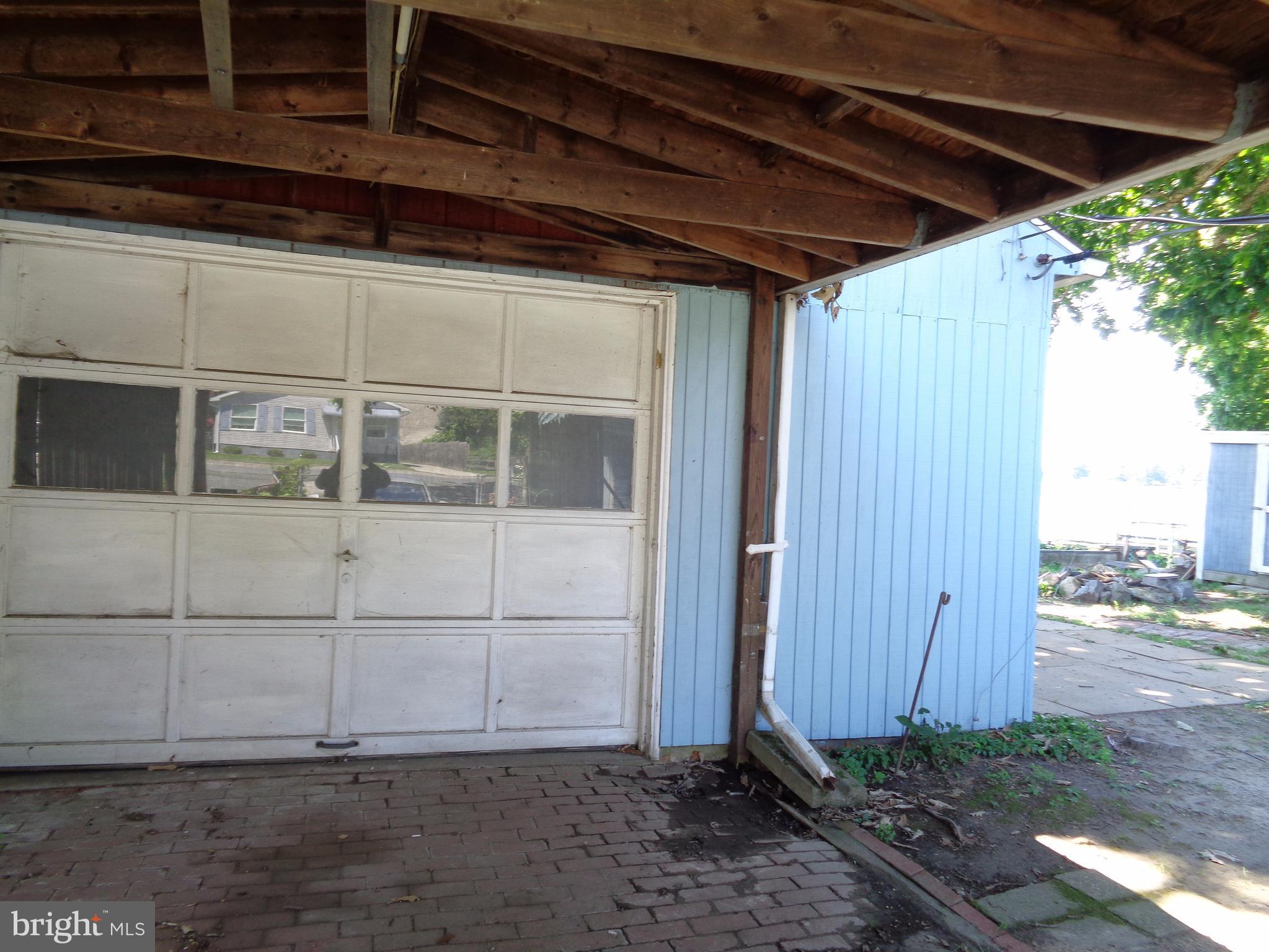 PERRY POINT - Residential Lease