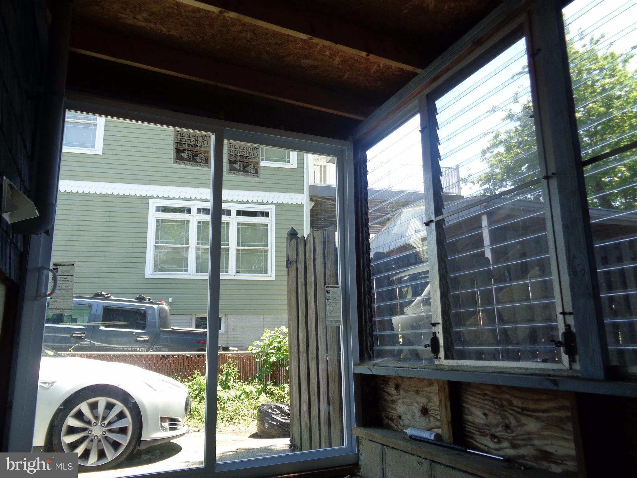 PERRY POINT - Residential Lease