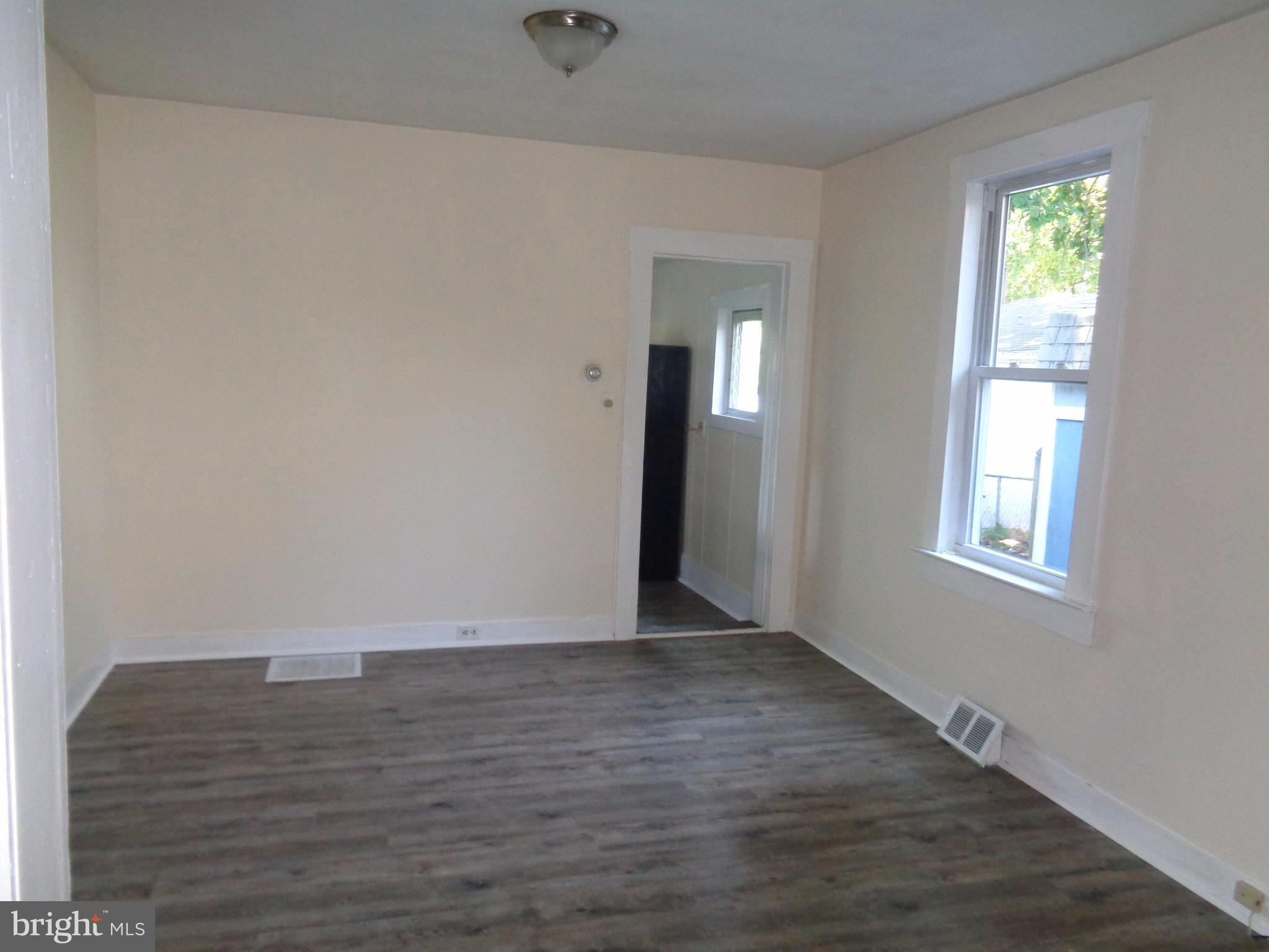 PERRY POINT - Residential Lease