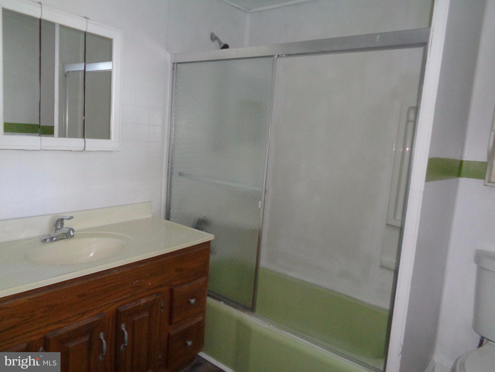 PERRY POINT - Residential Lease