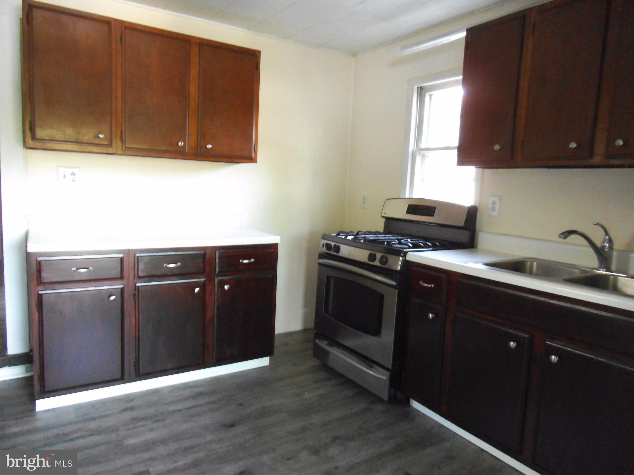 PERRY POINT - Residential Lease