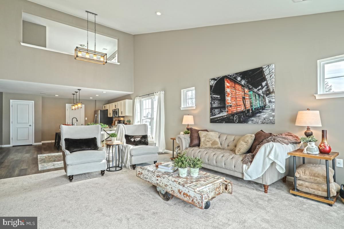 PARADISE VILLAGE - Residential