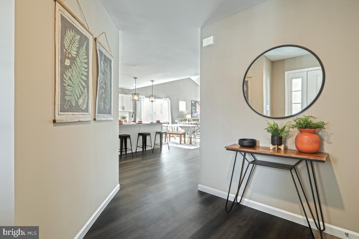 PARADISE VILLAGE - Residential