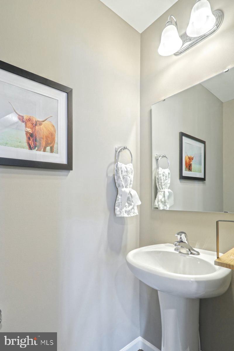 PARADISE VILLAGE - Residential