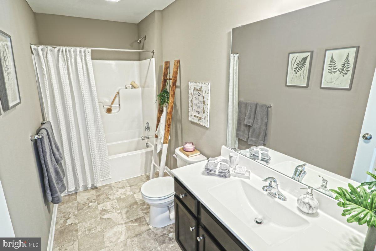 PARADISE VILLAGE - Residential