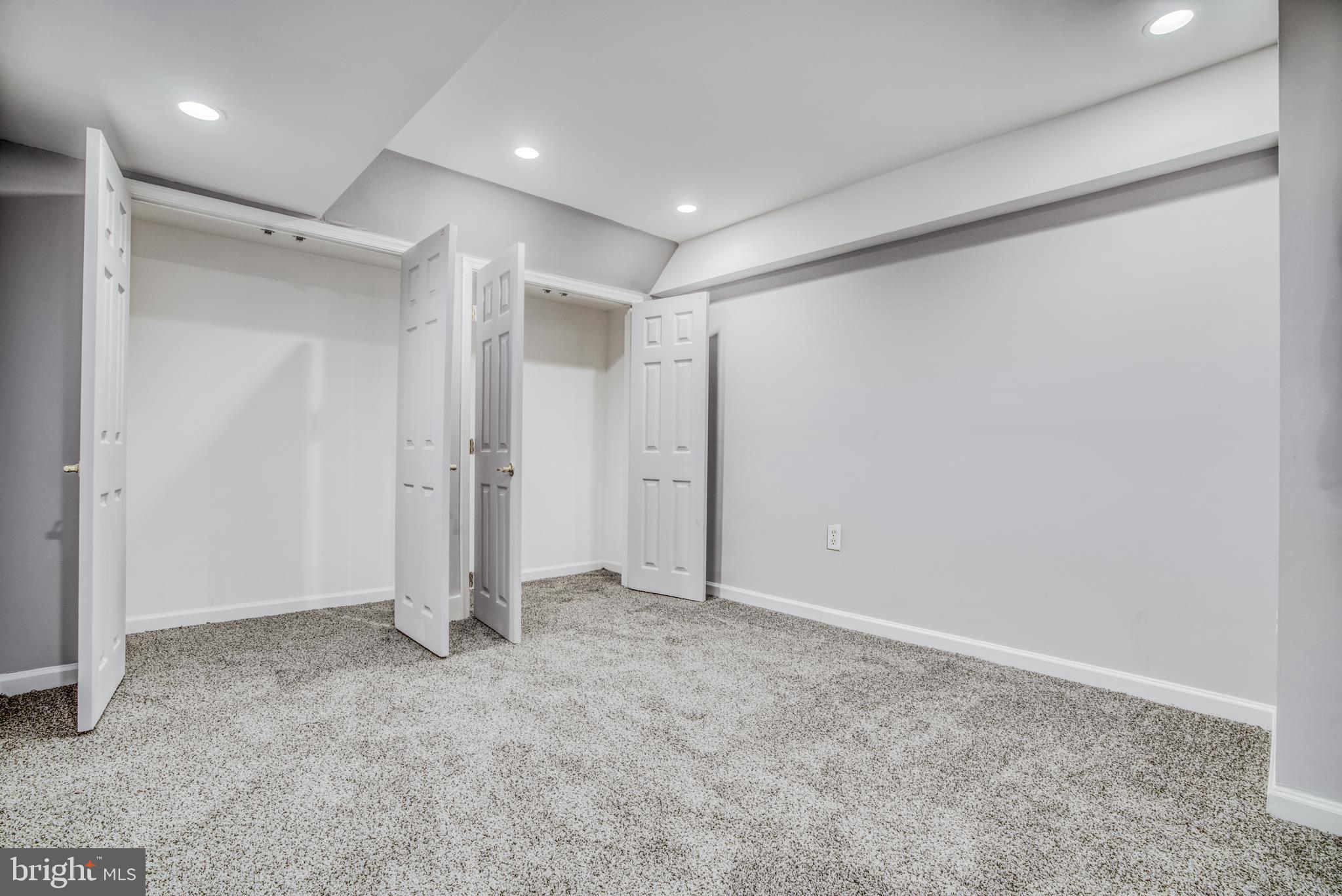 LOCUST POINT - Residential Lease