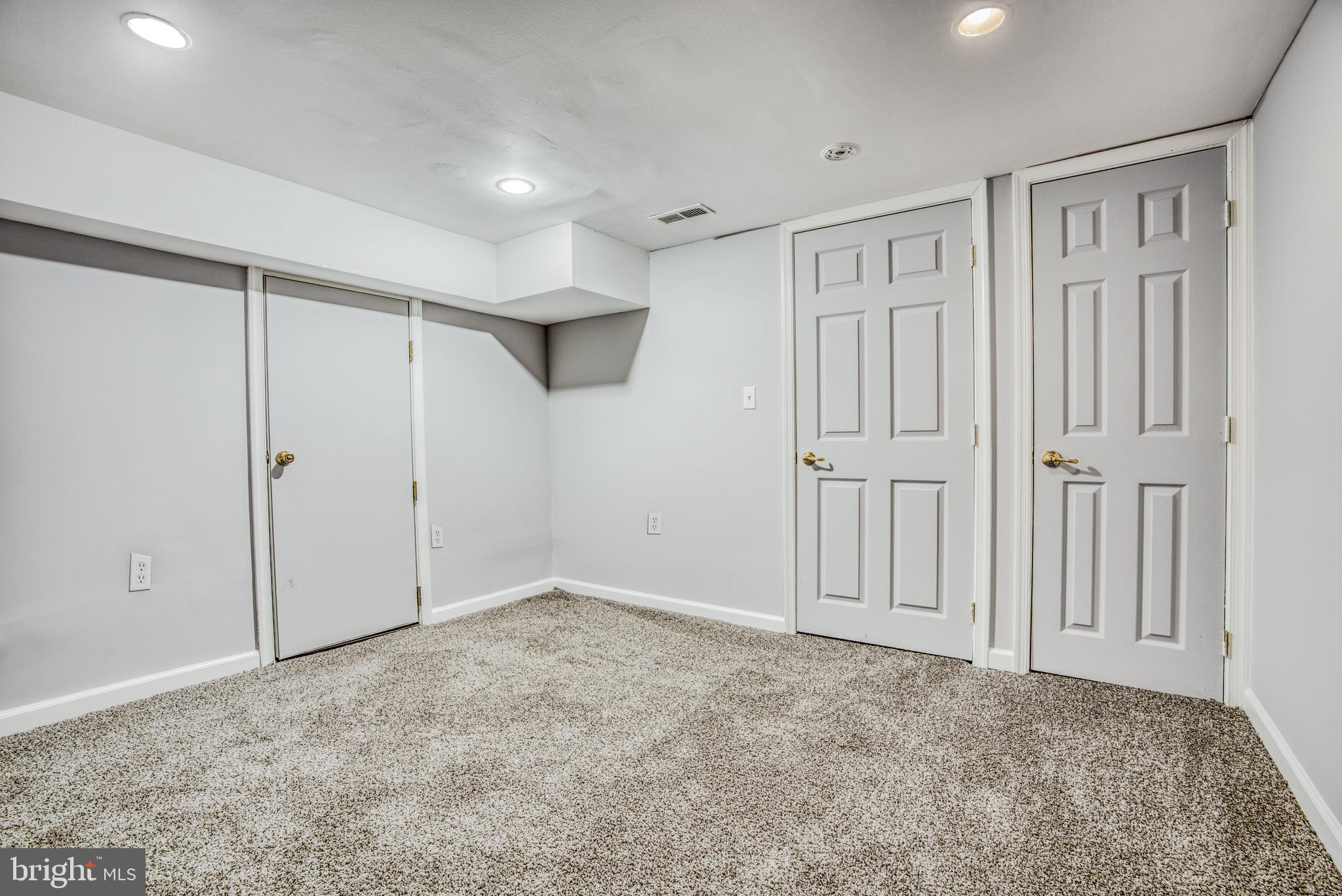 LOCUST POINT - Residential Lease