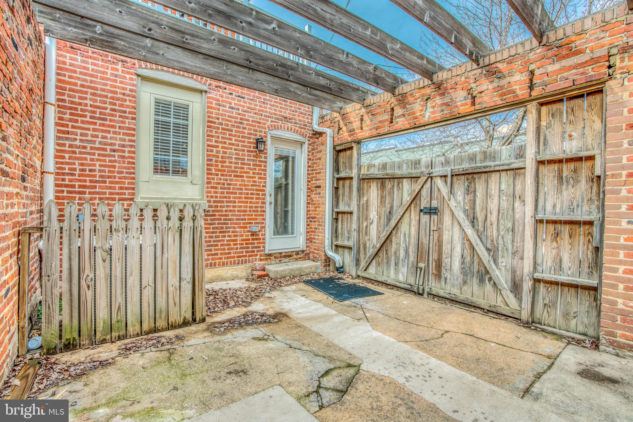 LOCUST POINT - Residential Lease