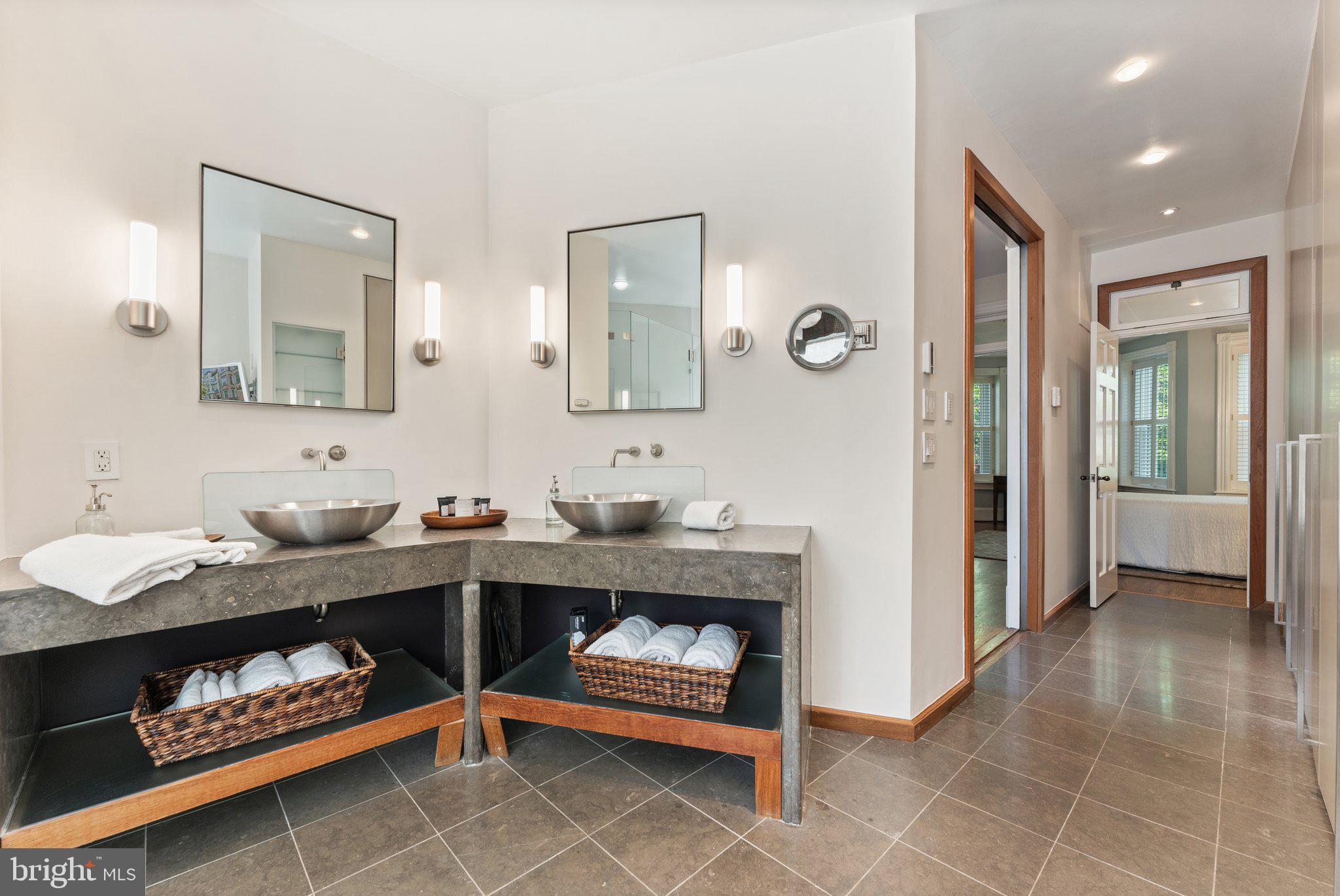 CAPITOL HILL - Residential