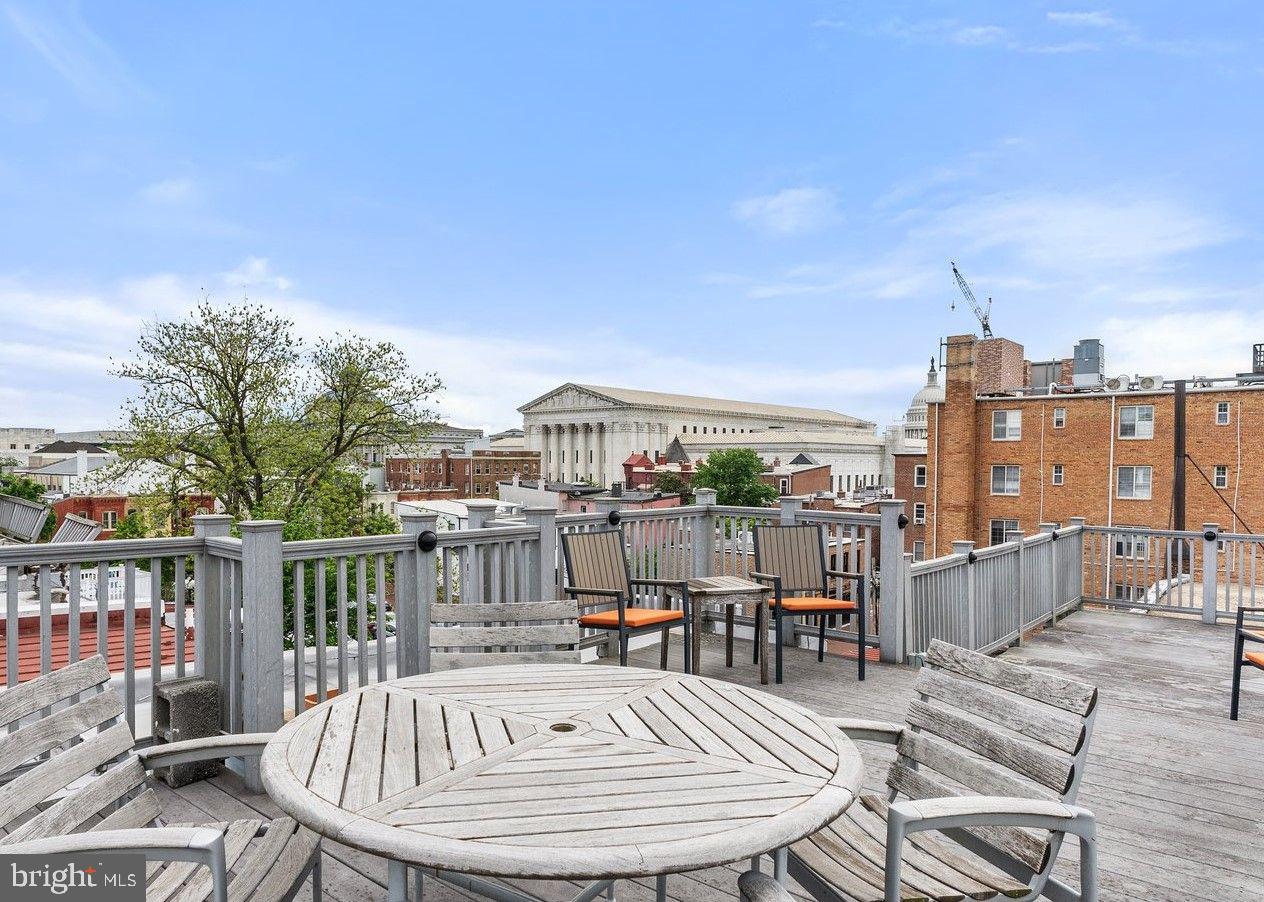 CAPITOL HILL - Residential
