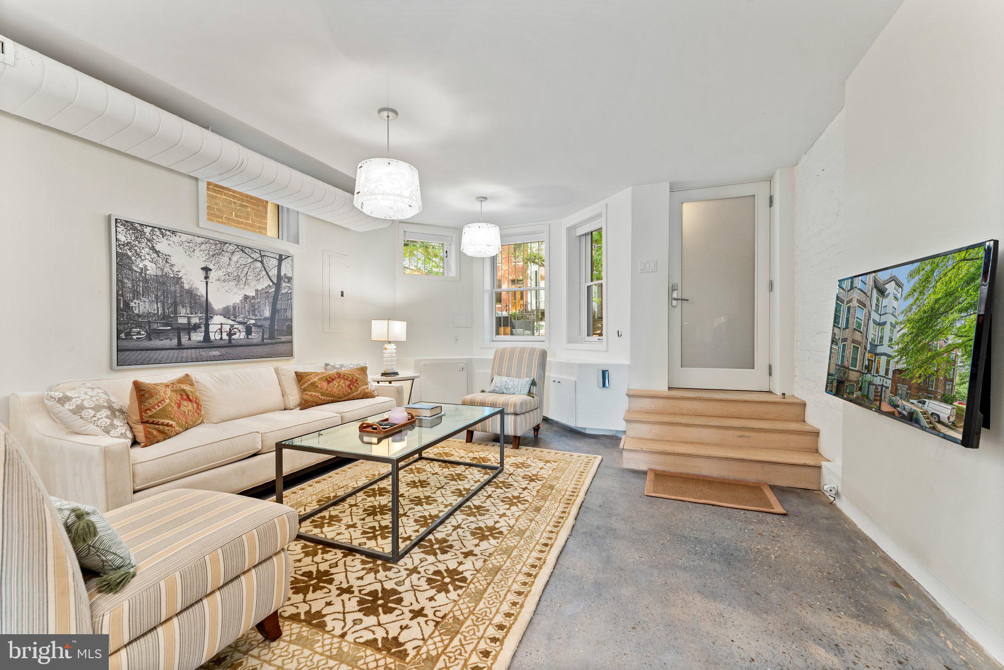 CAPITOL HILL - Residential