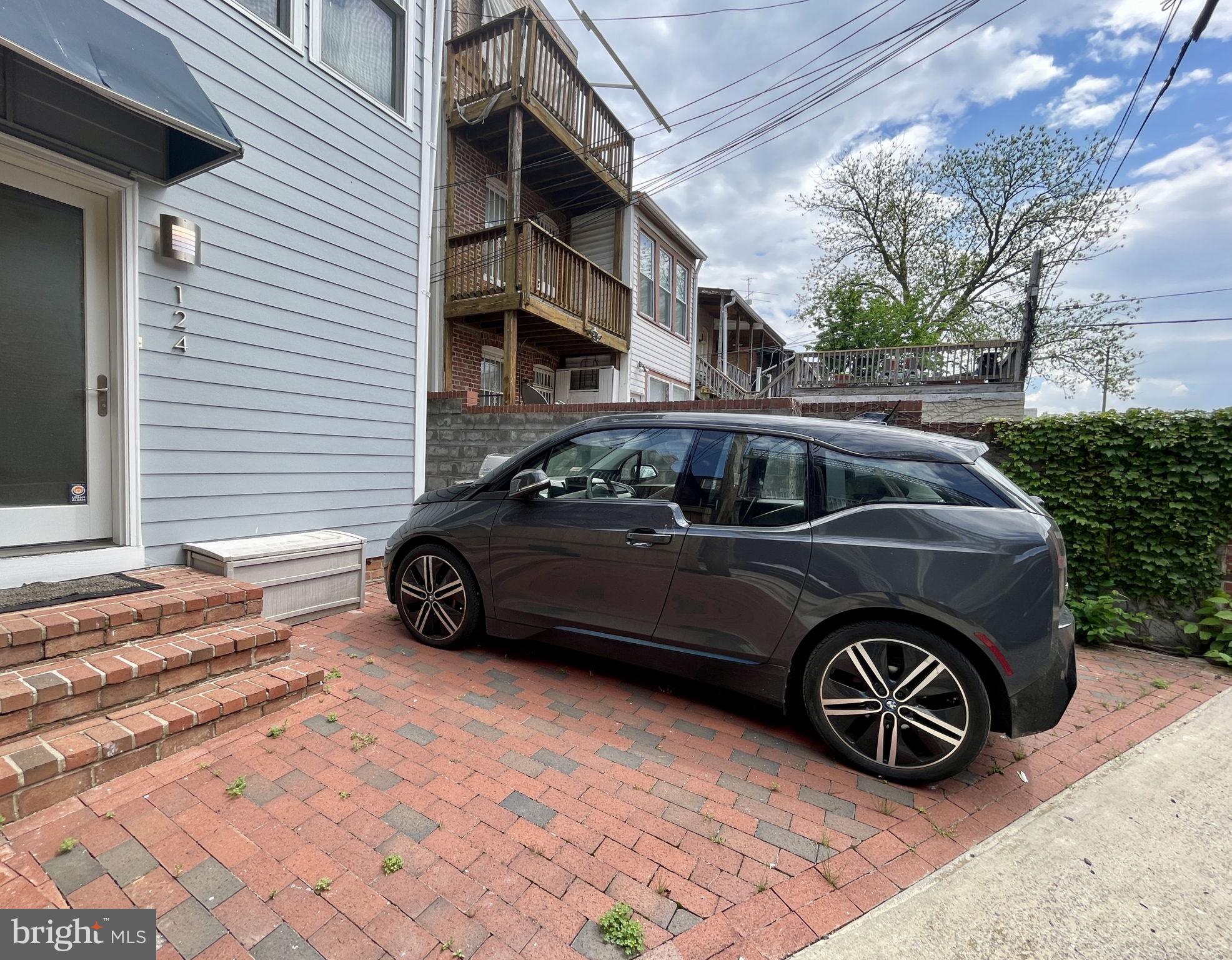 CAPITOL HILL - Residential