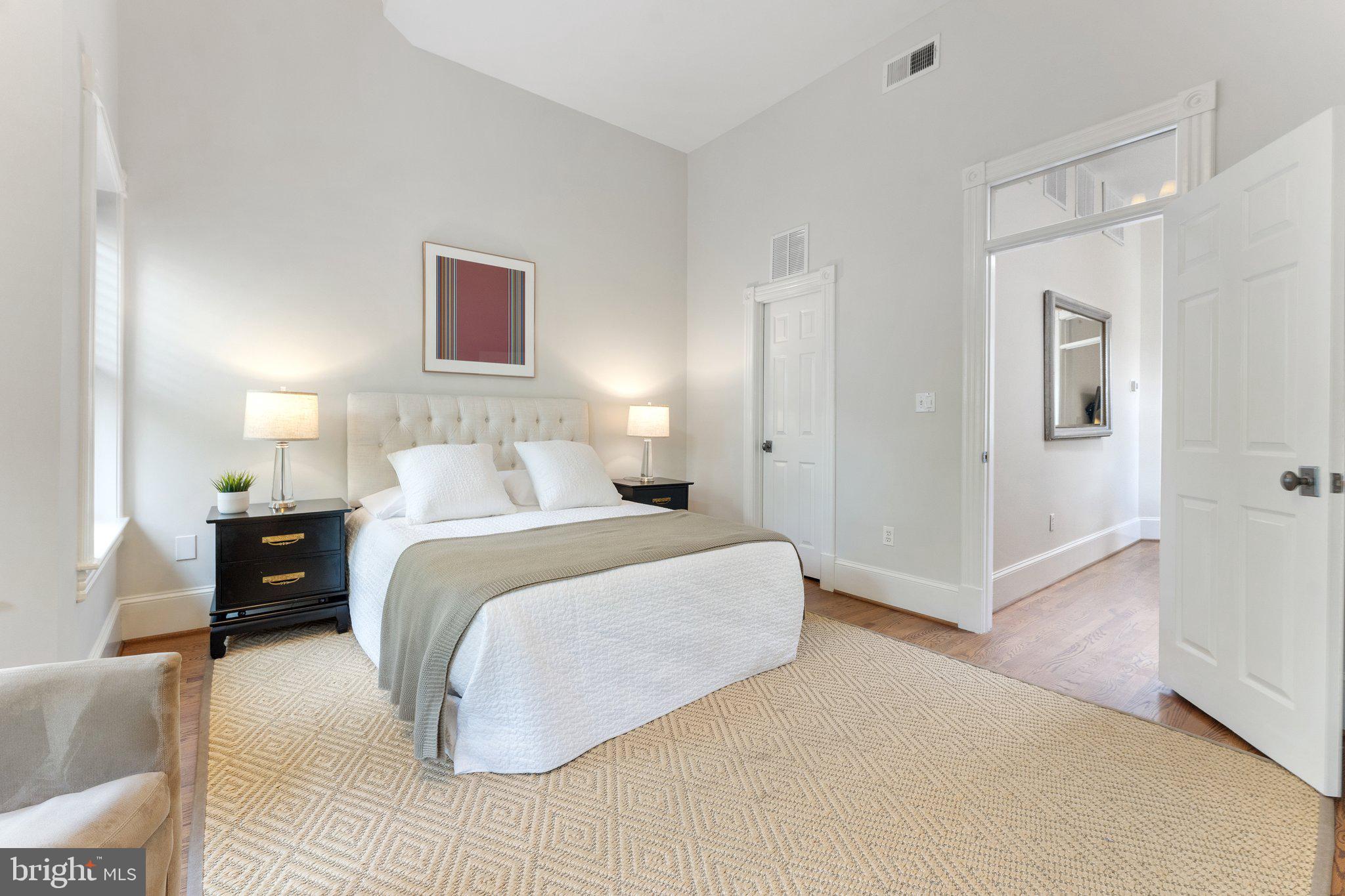 CAPITOL HILL - Residential