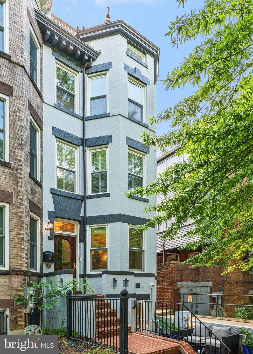 CAPITOL HILL - Residential