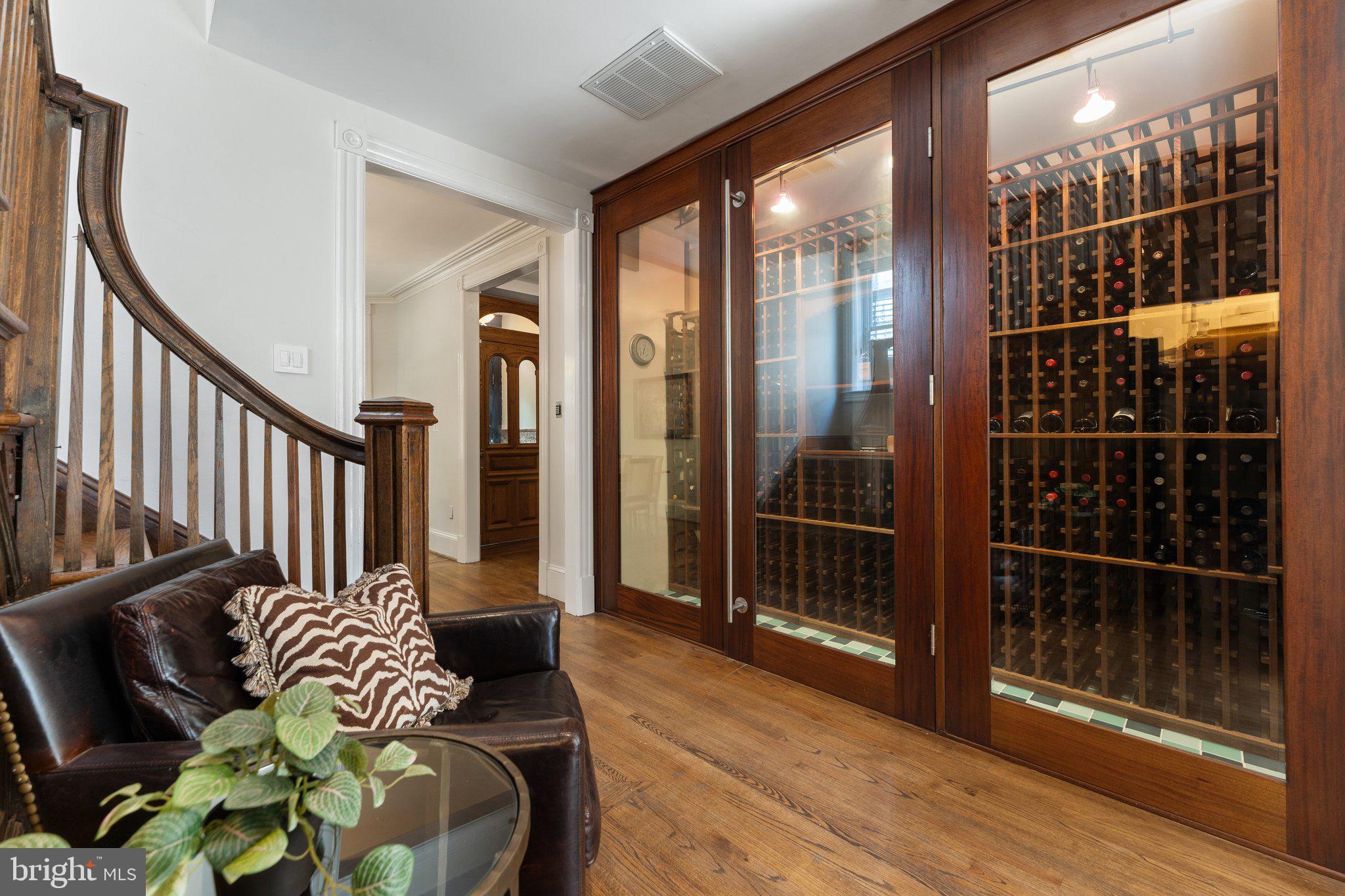 CAPITOL HILL - Residential